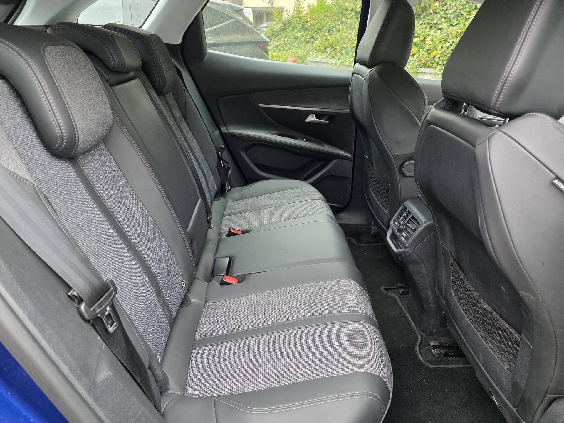 PEUGEOT 3008 1.5 BlueHDi Allure EAT-image-5