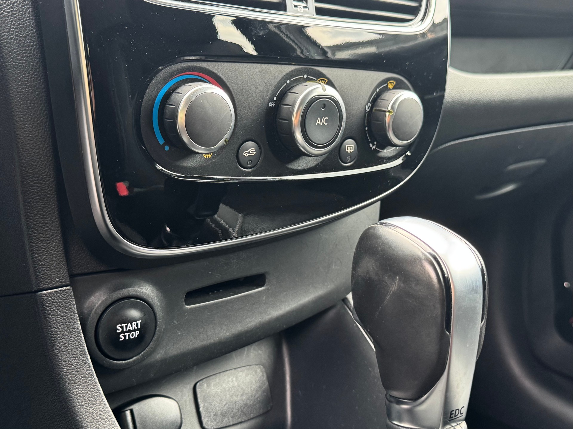 RENAULT Clio Grandtour 1.5 dCi Expression EDC *Tempomat*Keyless Drive*DAB+ uvm.*-image-16