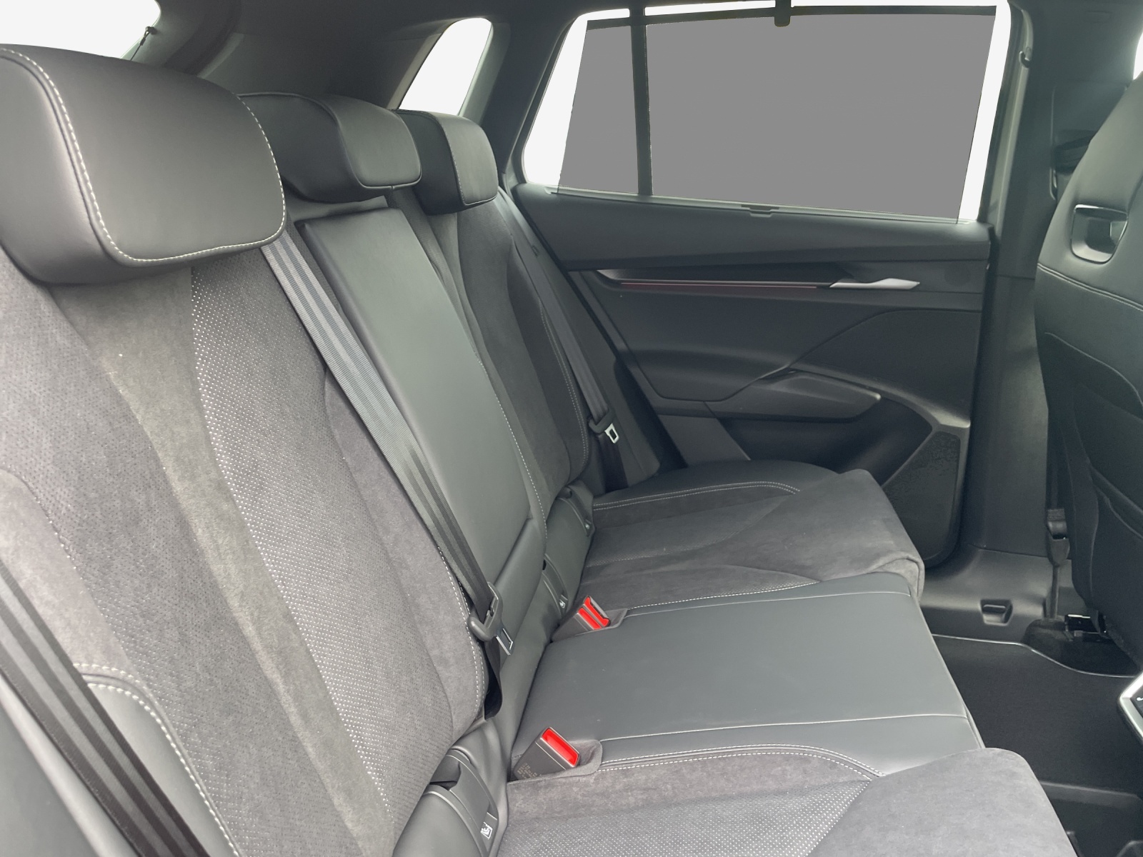 SKODA Elroq 85x Sportline 4x4-image-11