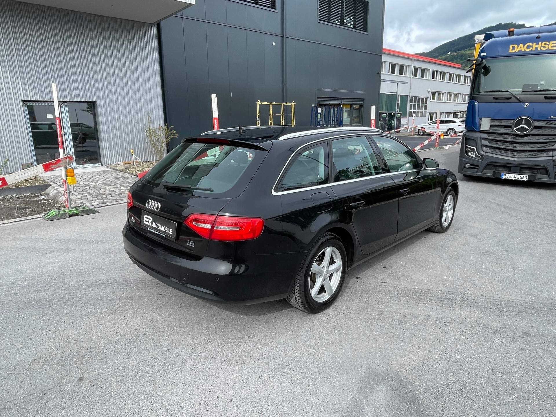 AUDI A4 Avant 2.0 TDI quattro S-tronic-image-4