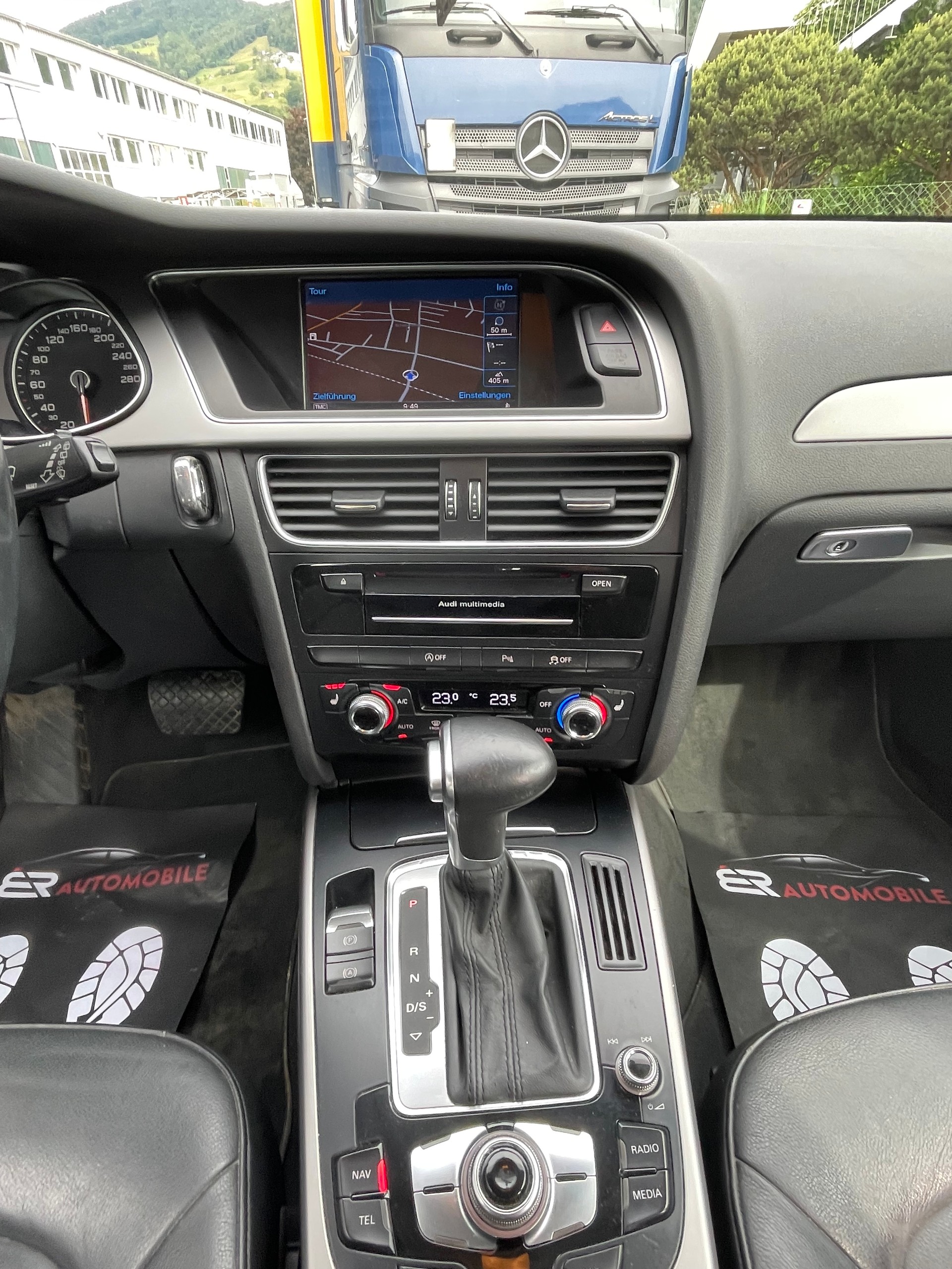 AUDI A4 Avant 2.0 TDI quattro S-tronic-image-14