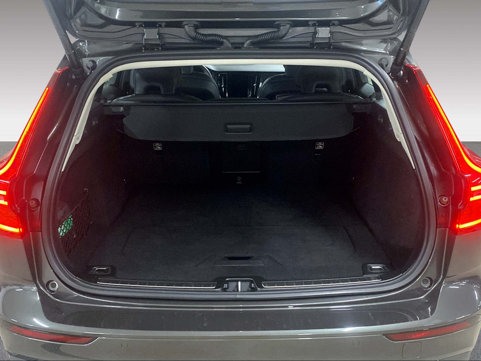 VOLVO V60 2.0 B4 Inscription-image-14