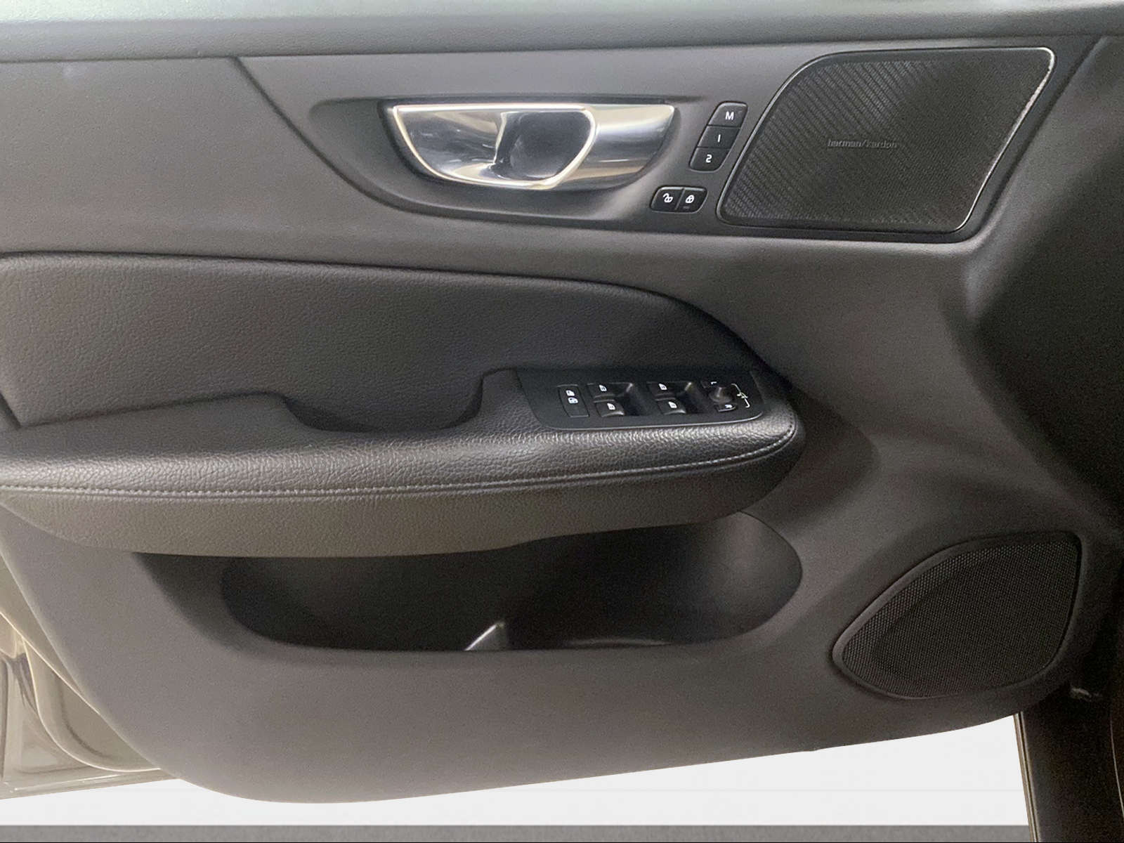 VOLVO V60 2.0 B4 Inscription-image-7