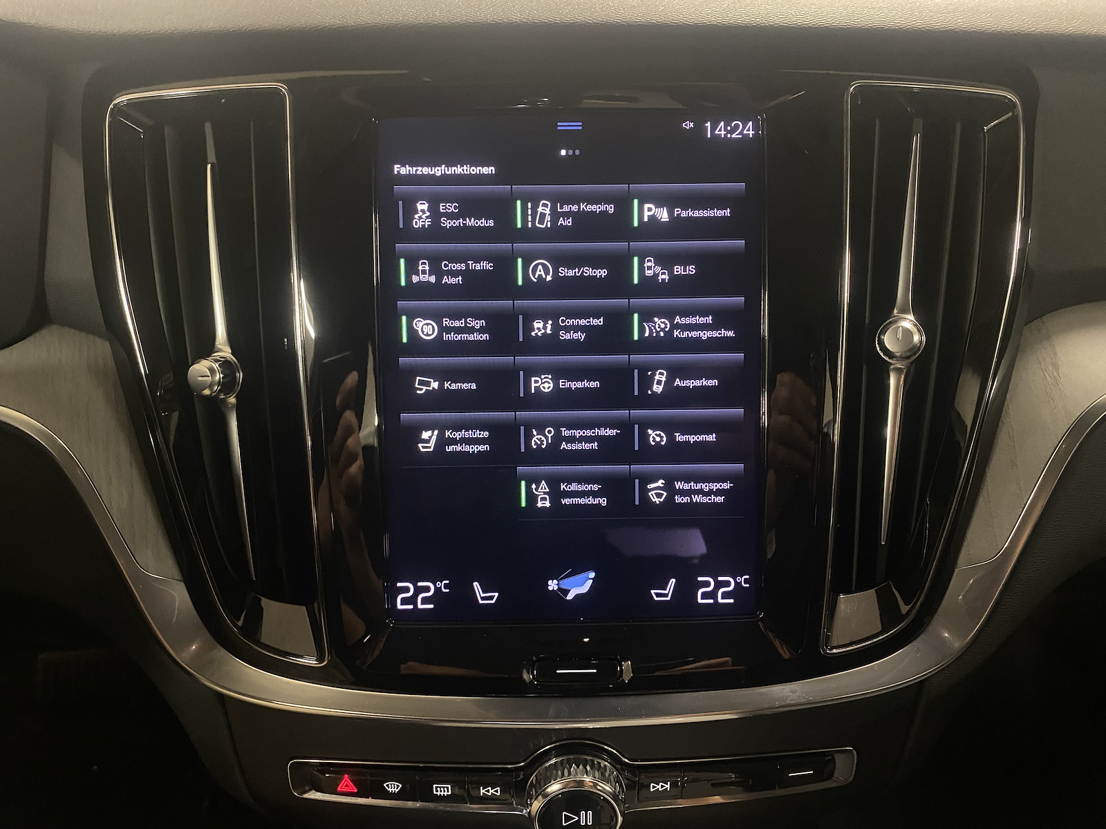 VOLVO V60 2.0 B4 Inscription-image-12