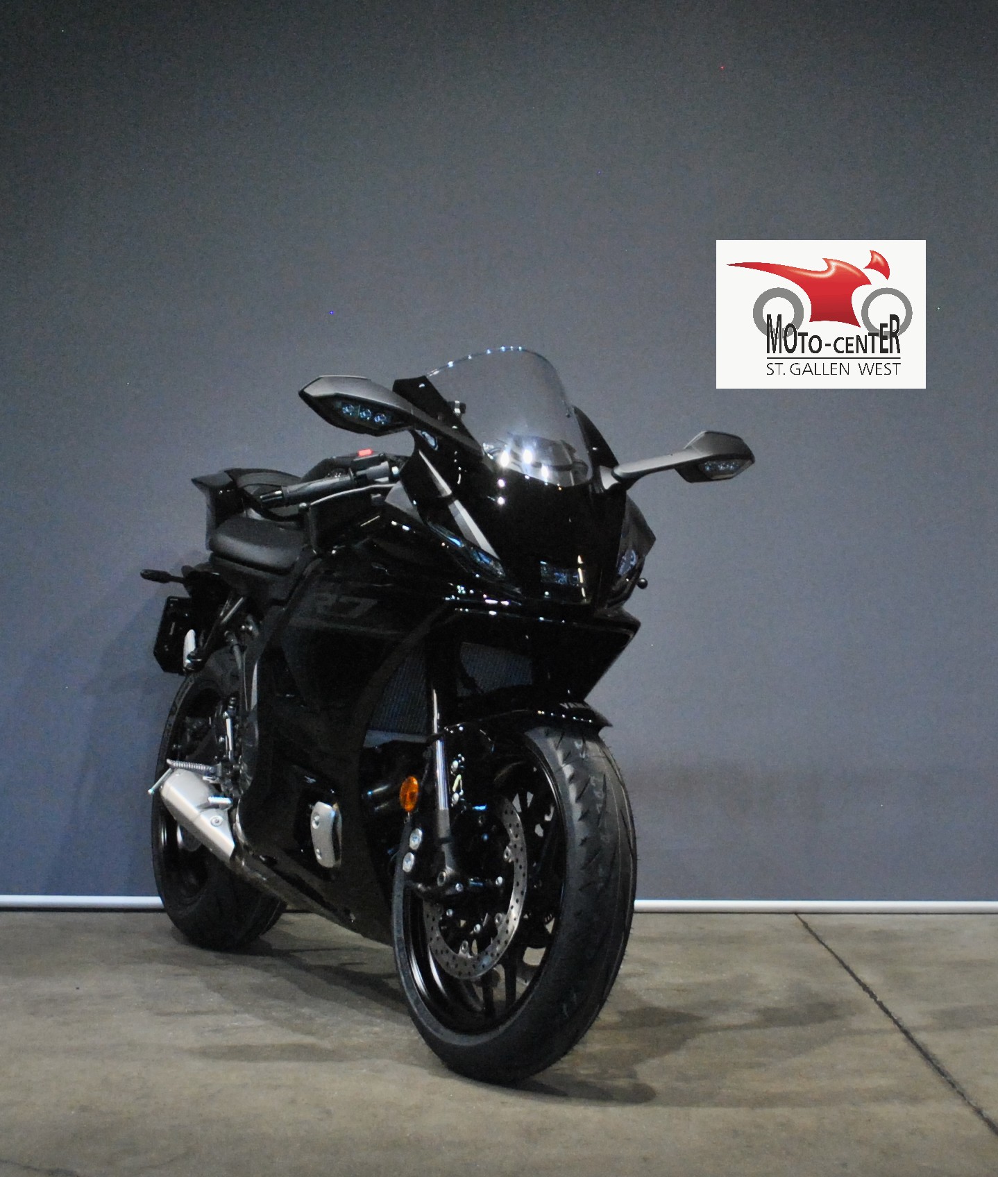 YAMAHA R7