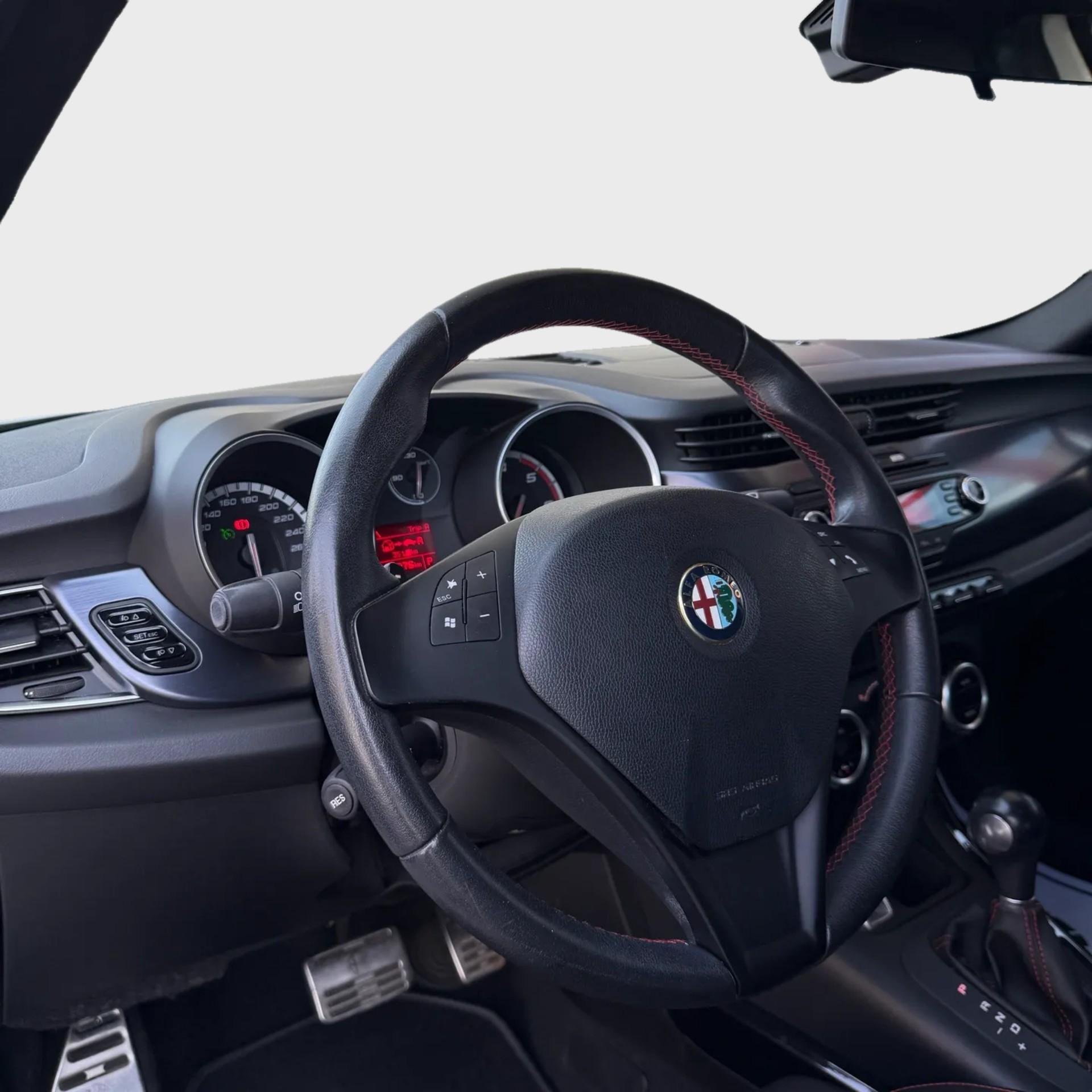 ALFA ROMEO Giulietta 2.0 JTDM Distinctive TCT-image-7