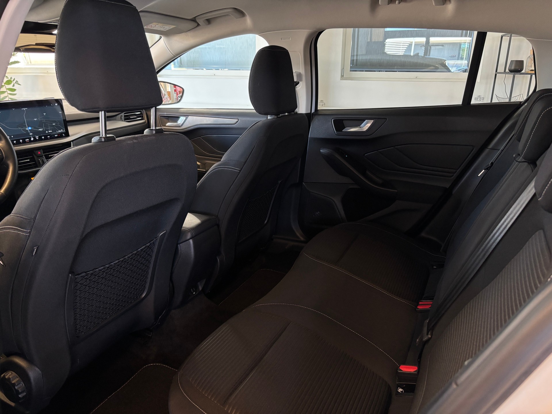 FORD Focus 1.5 TDCi Titanium Automatic-image-11