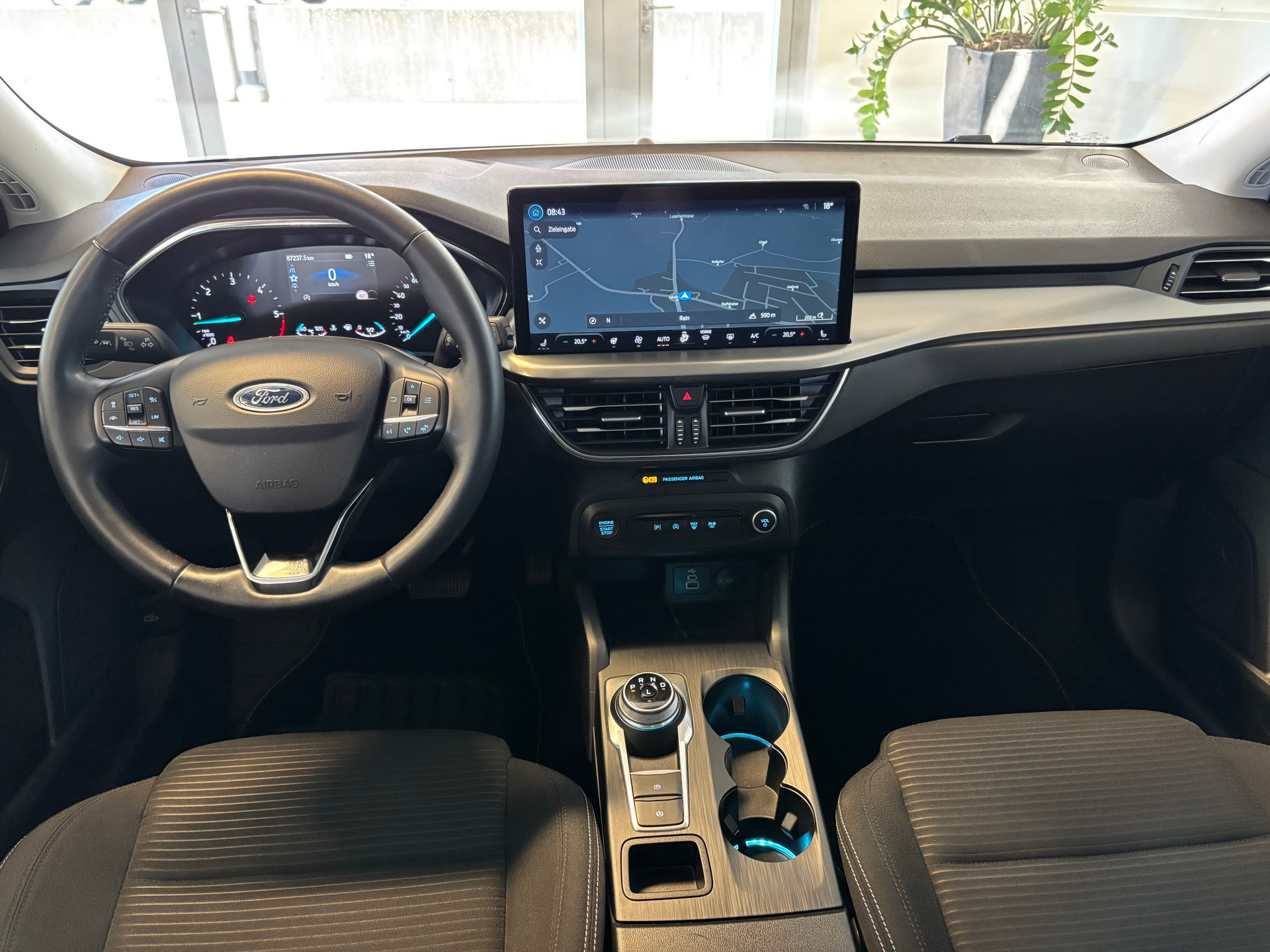FORD Focus 1.5 TDCi Titanium Automatic-image-12