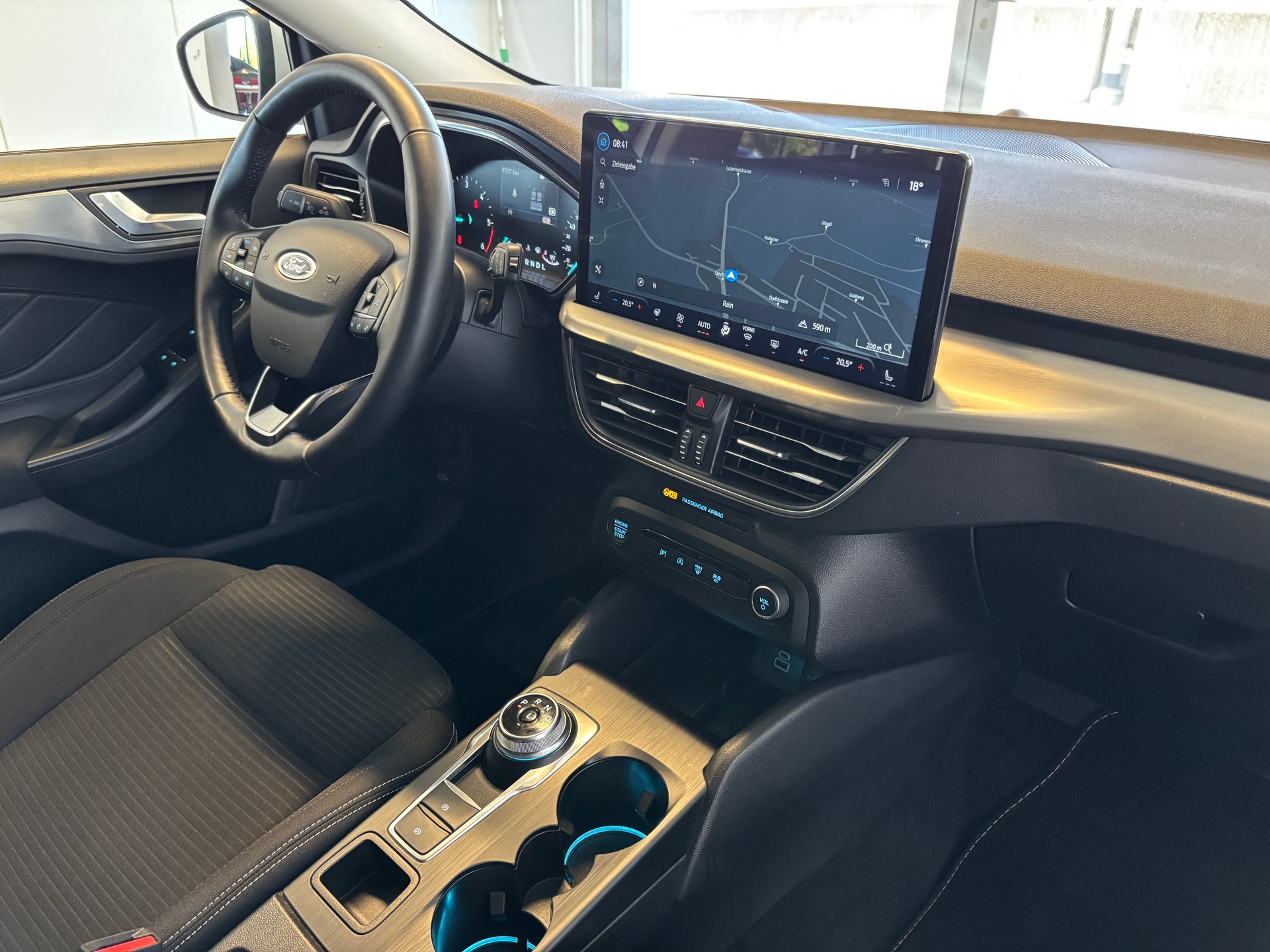 FORD Focus 1.5 TDCi Titanium Automatic-image-8
