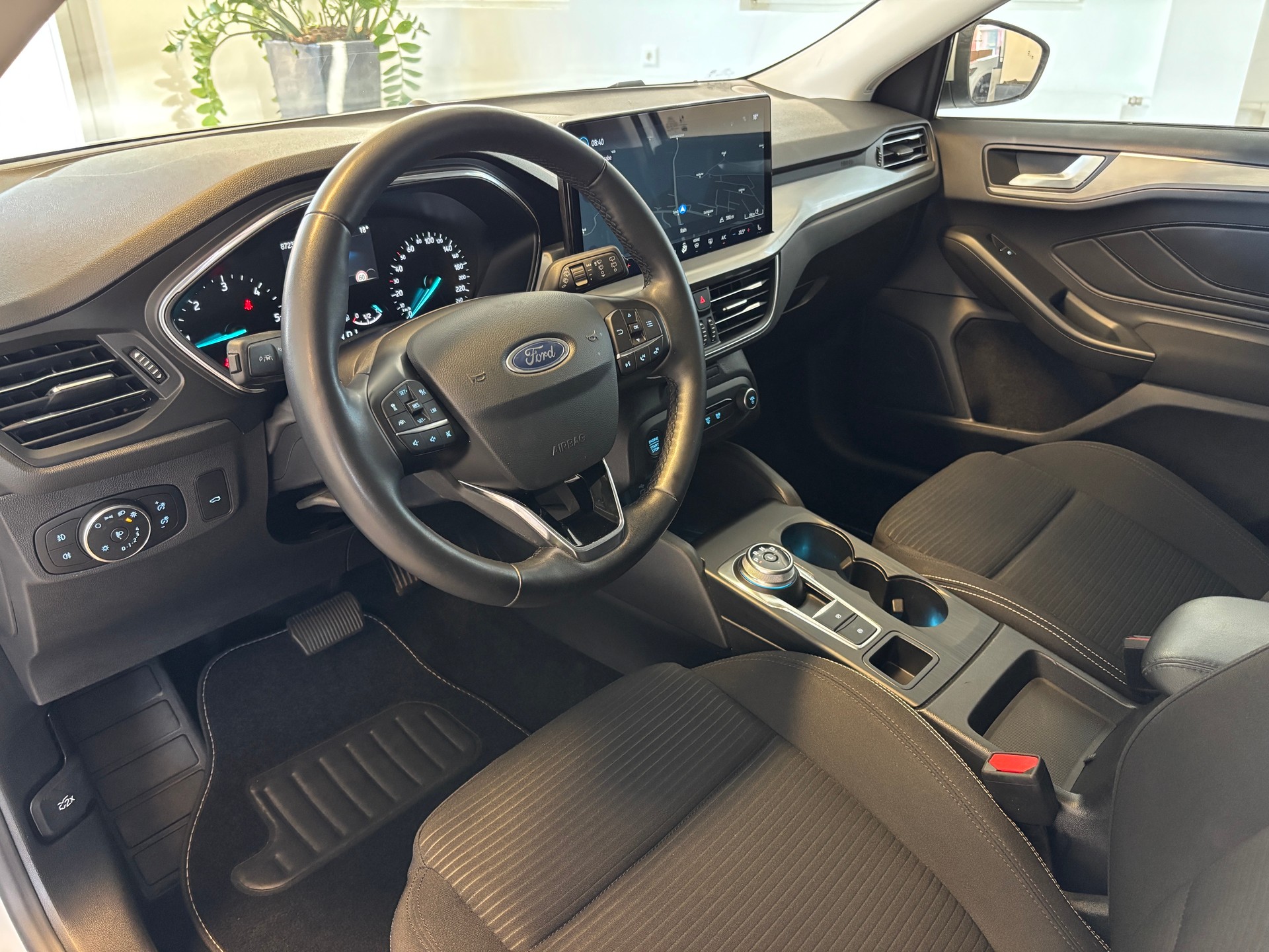 FORD Focus 1.5 TDCi Titanium Automatic-image-4