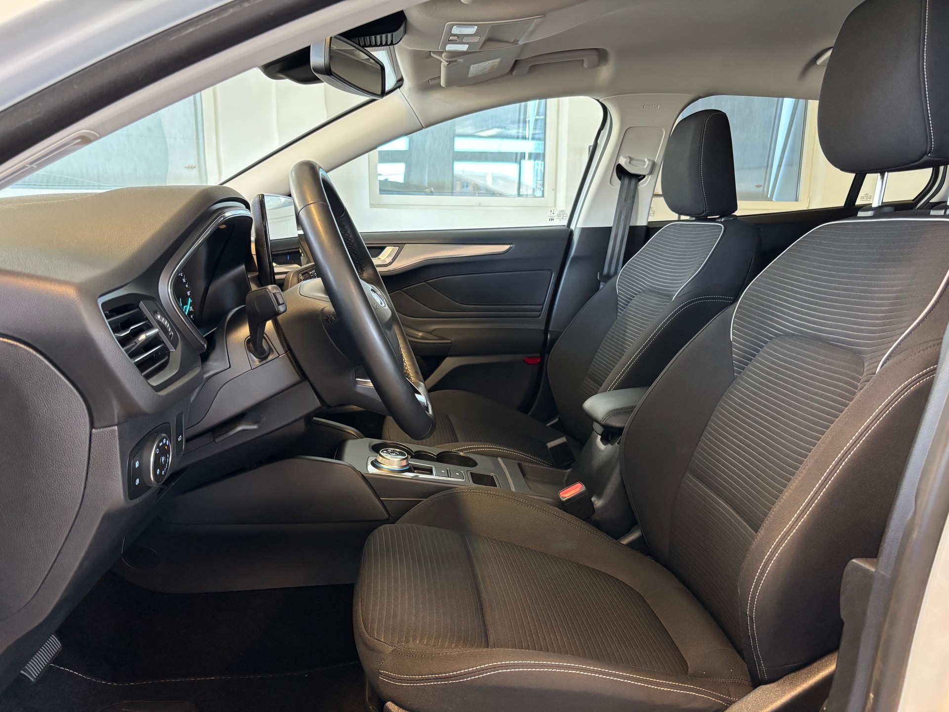 FORD Focus 1.5 TDCi Titanium Automatic-image-6
