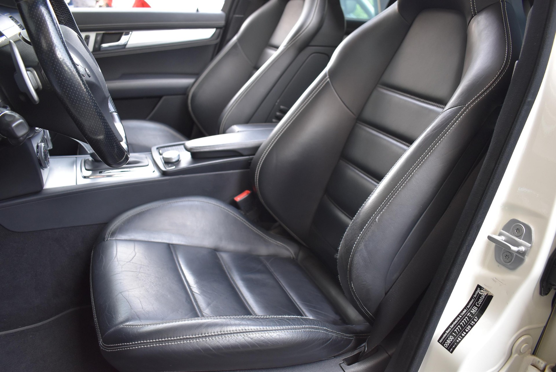 MERCEDES-BENZ C 63 V8 AMG Kombi-image-11