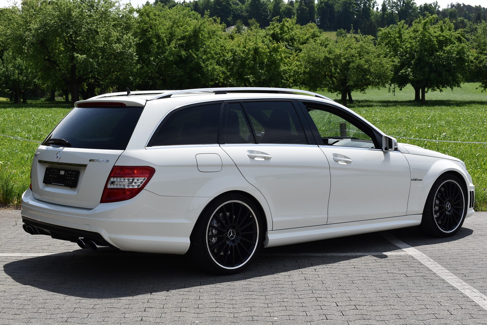 MERCEDES-BENZ C 63 V8 AMG Kombi-image-4