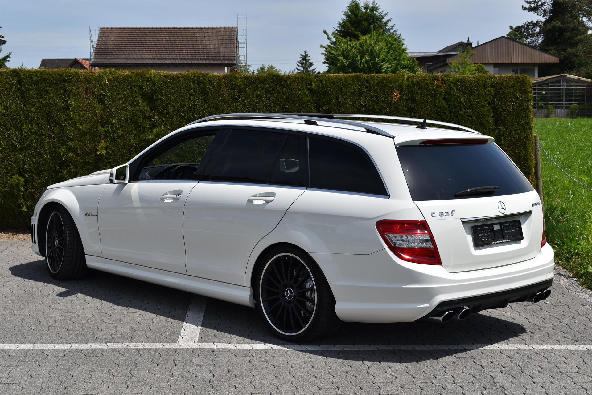 MERCEDES-BENZ C 63 V8 AMG Kombi-image-2