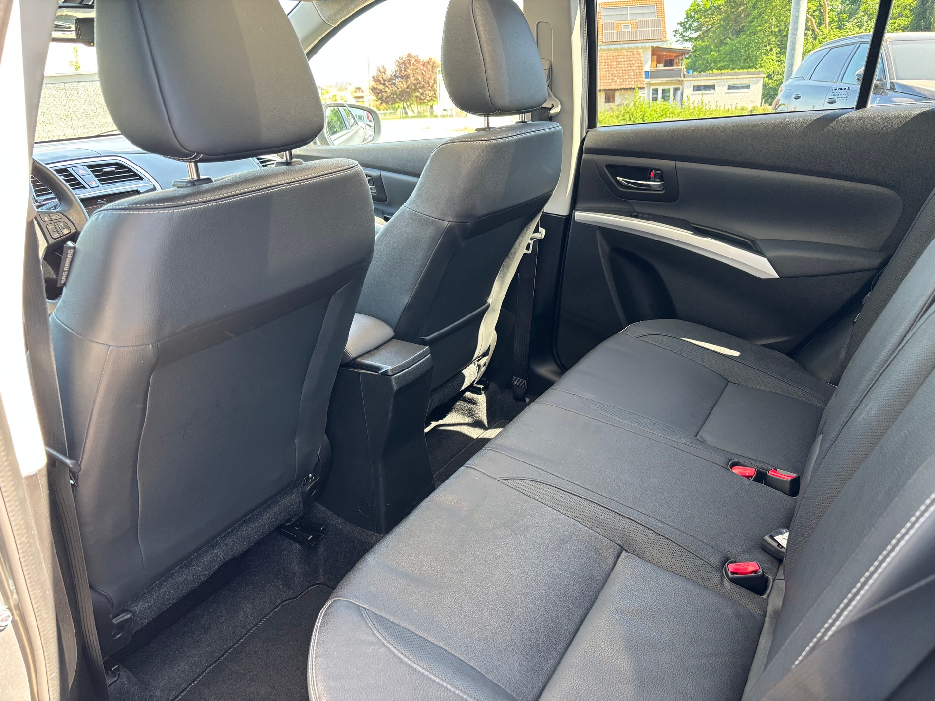 SUZUKI SX4 S-Cross 1.4 Tradizio Top 4WD-image-8