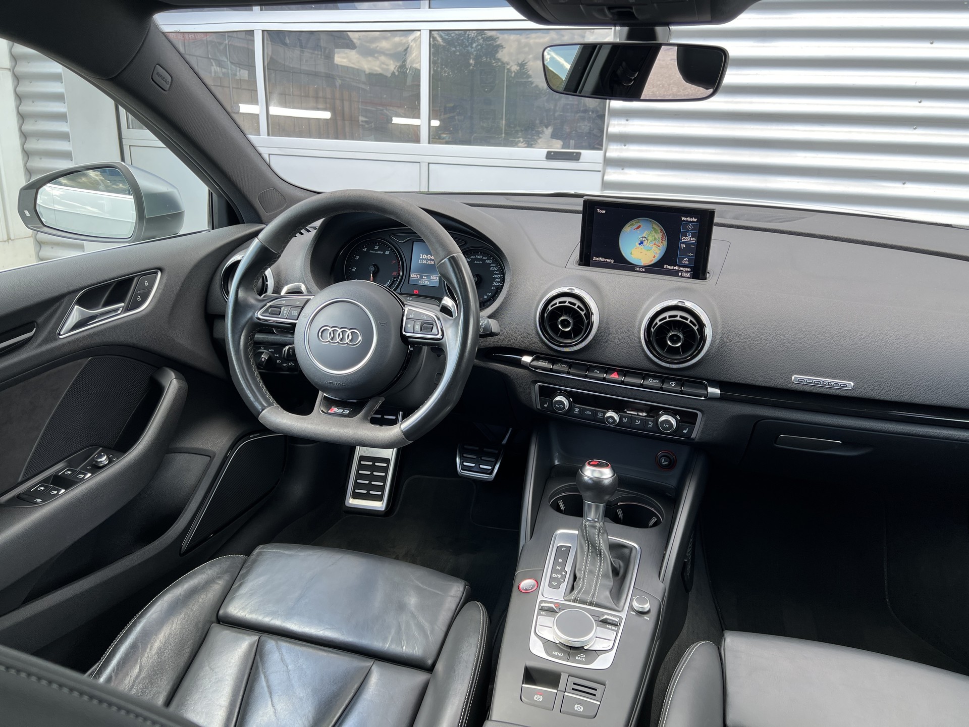 AUDI RS3 2.5 TSI quattro S-tronic-image-4