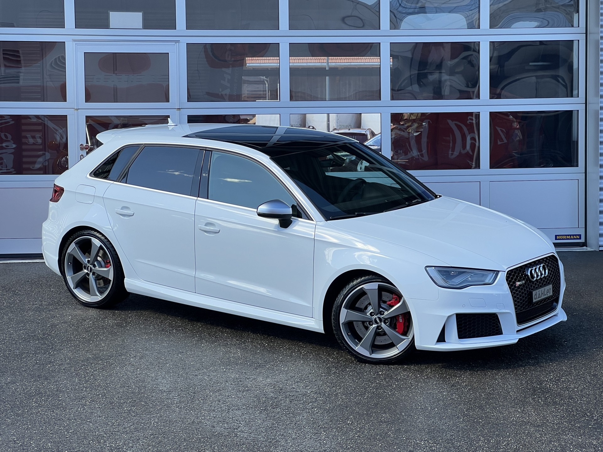 AUDI RS3 2.5 TSI quattro S-tronic-image-1