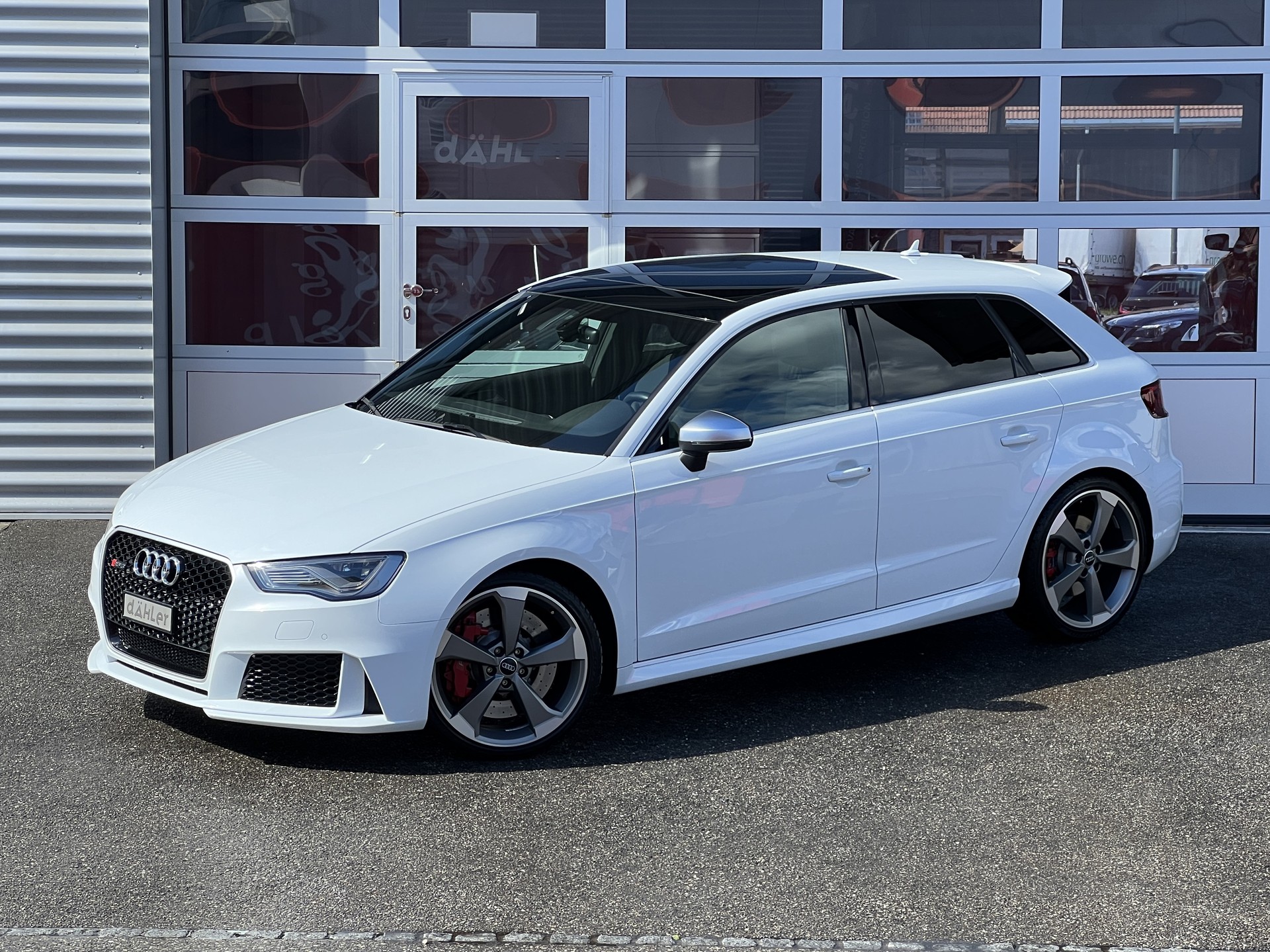 AUDI RS3 2.5 TSI quattro S-tronic-image-0