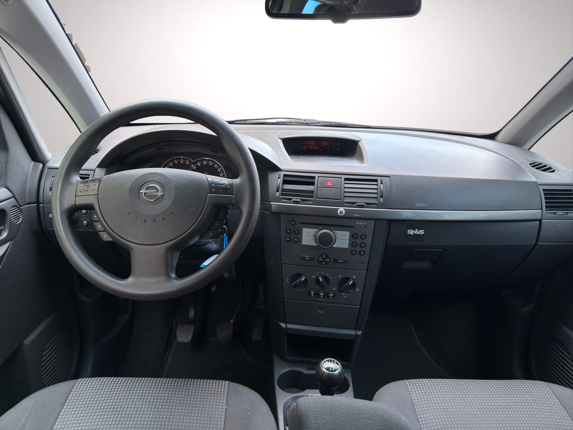 OPEL Meriva 1.4 TP (Essentia)-image-12