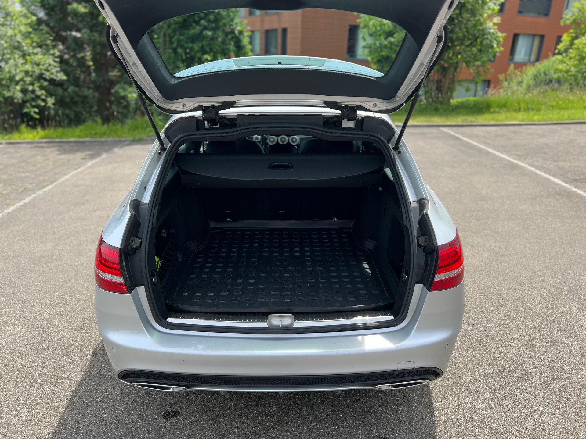 MERCEDES-BENZ C 250 BlueTEC AMG Line 4Matic 7G-Tronic-image-11