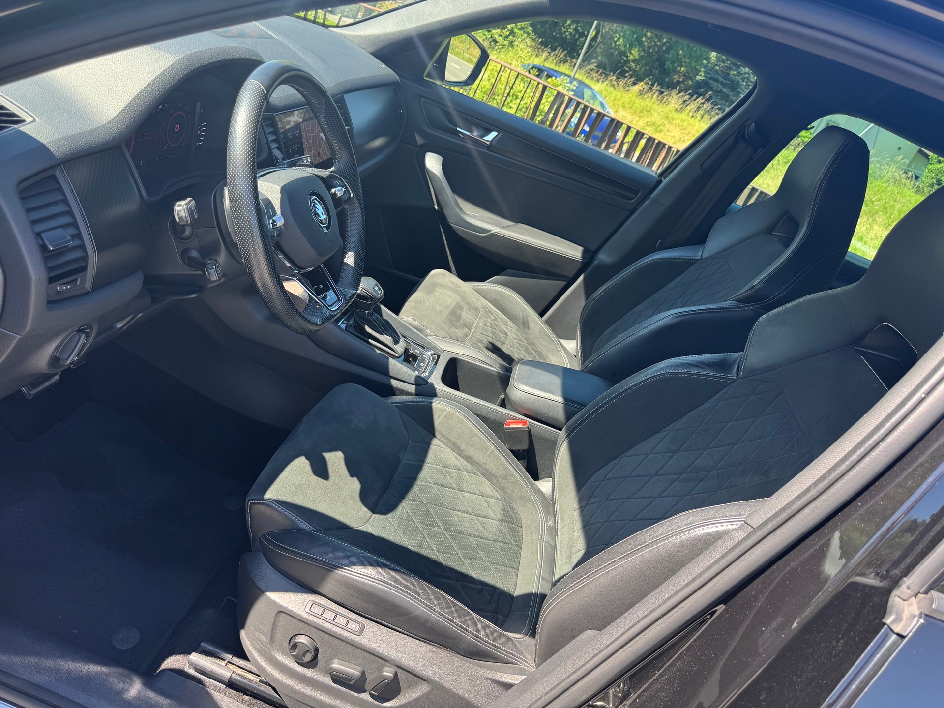 SKODA 2.0 TDI 200 Sportline DSG-image-4