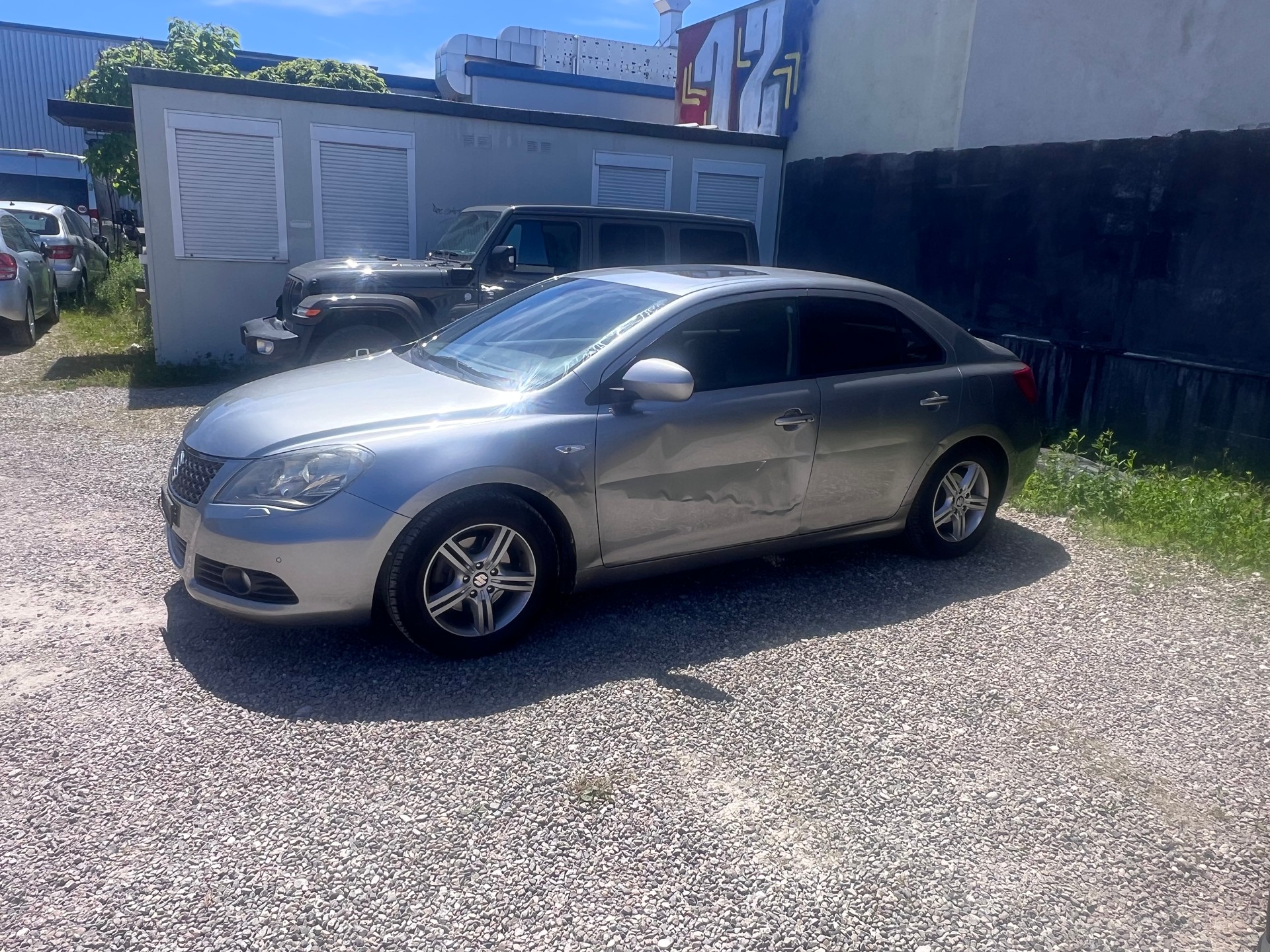 SUZUKI Kizashi 2.4 GL Top 4WD CVT-image-6