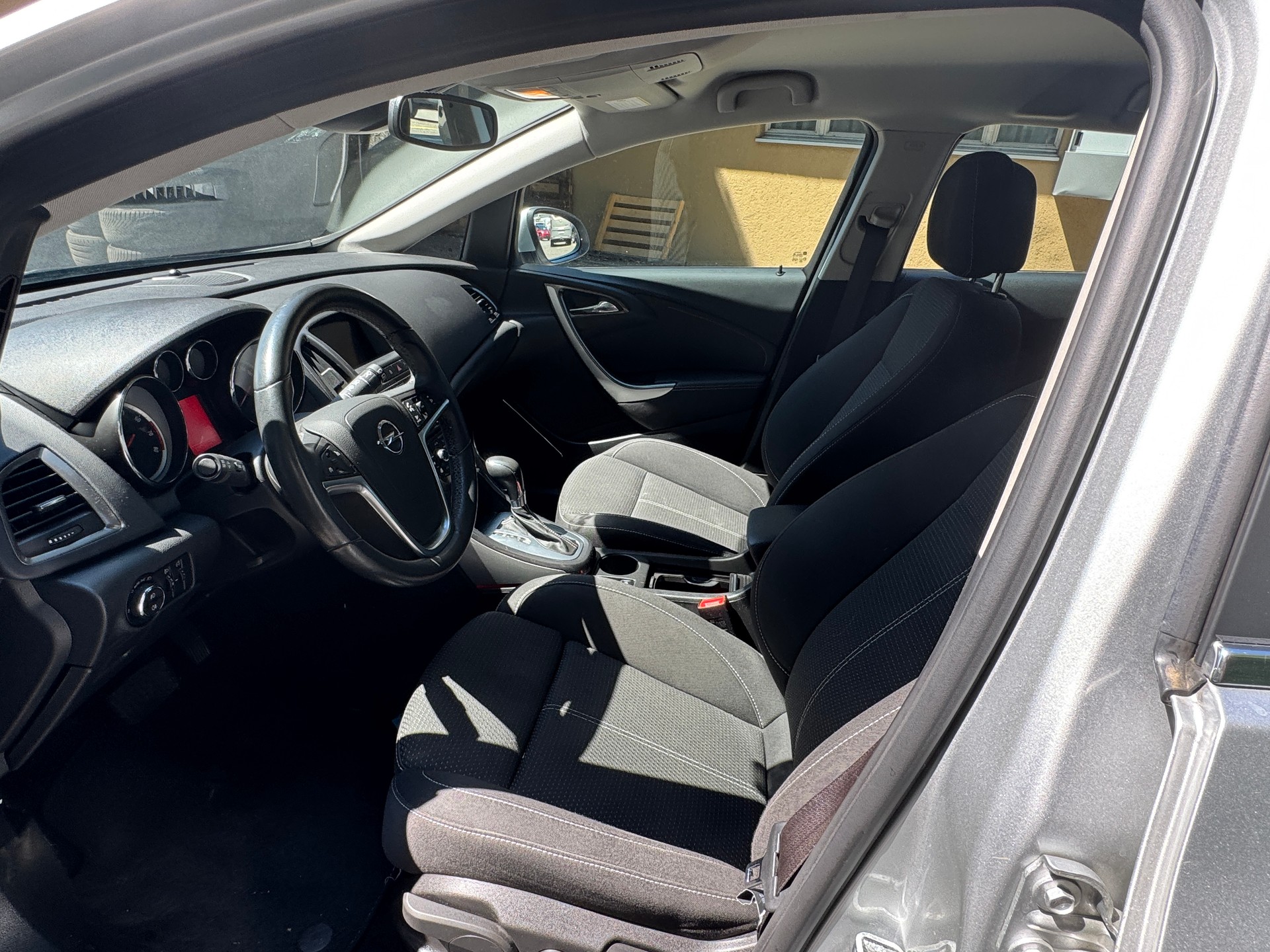 OPEL Astra SportsTourer 1.4i 16V Turbo Automatic-image-8