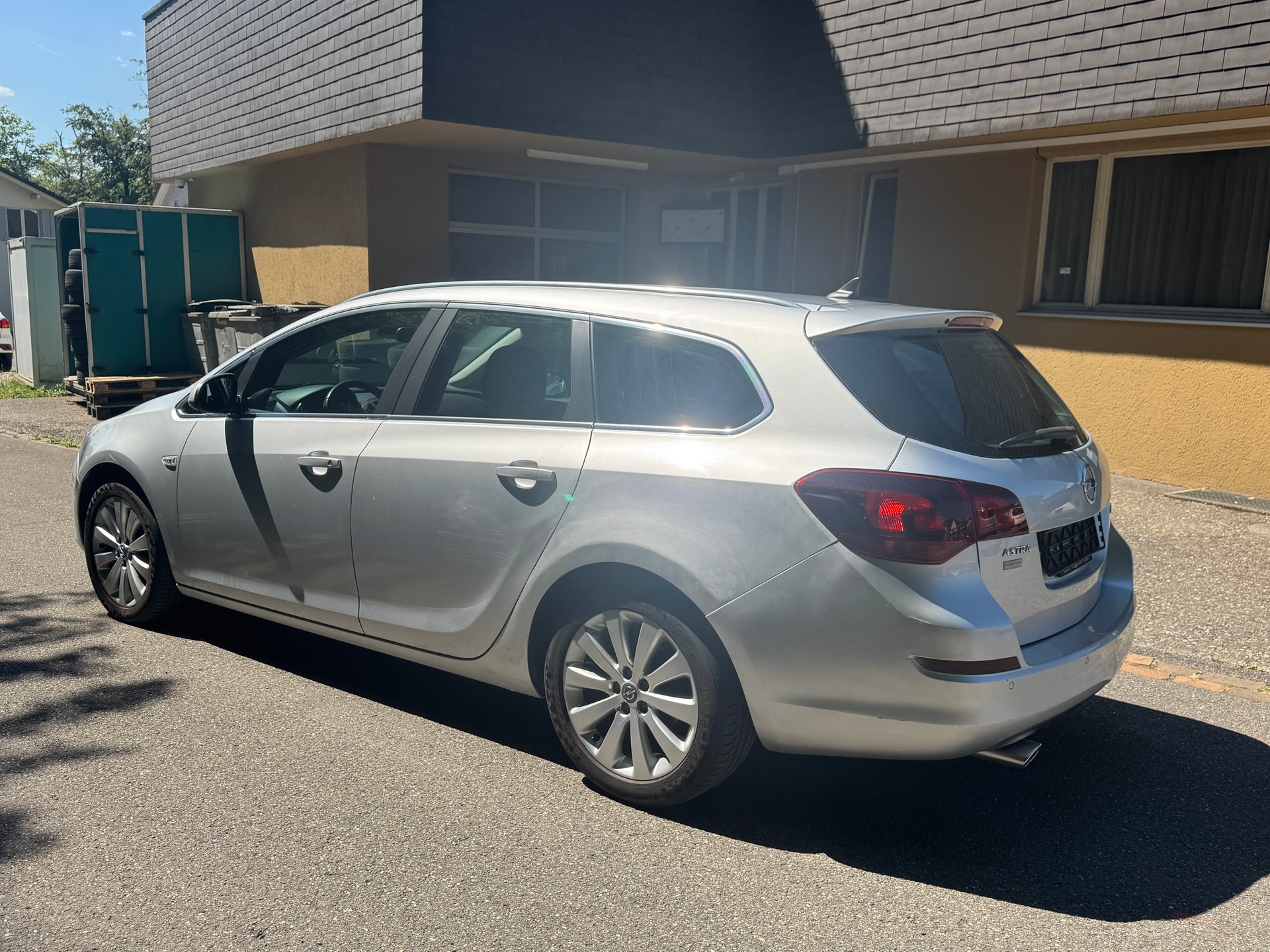 OPEL Astra SportsTourer 1.4i 16V Turbo Automatic-image-3