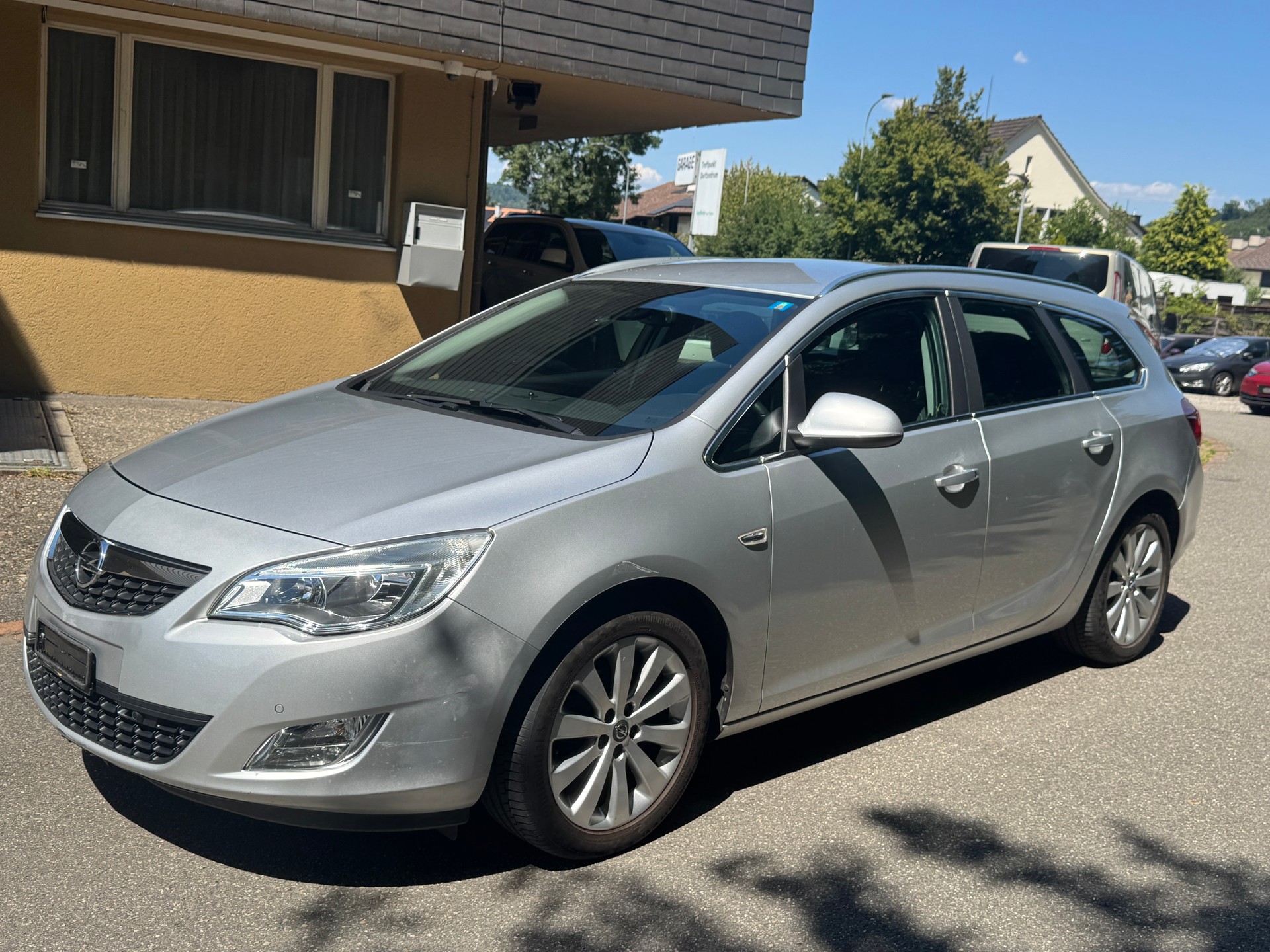 OPEL Astra SportsTourer 1.4i 16V Turbo Automatic-image-0