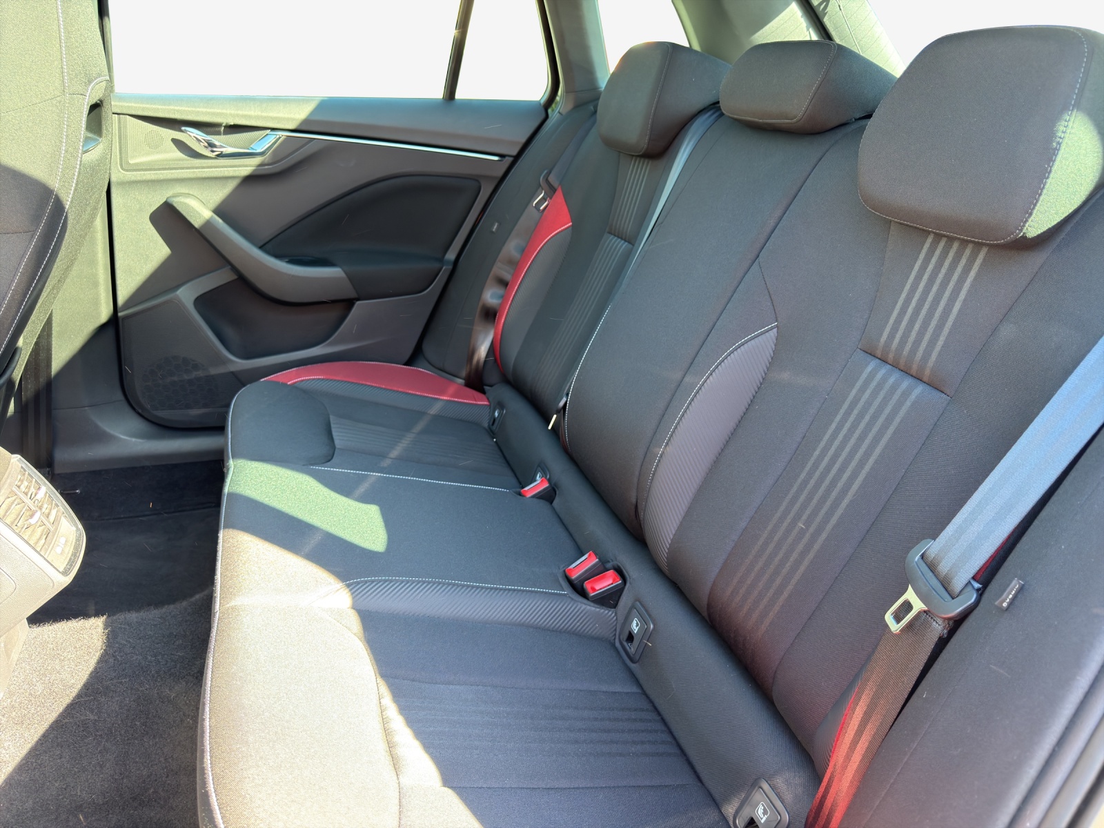 SKODA Kamiq 1.0 TSI Monte Carlo DSG-image-11