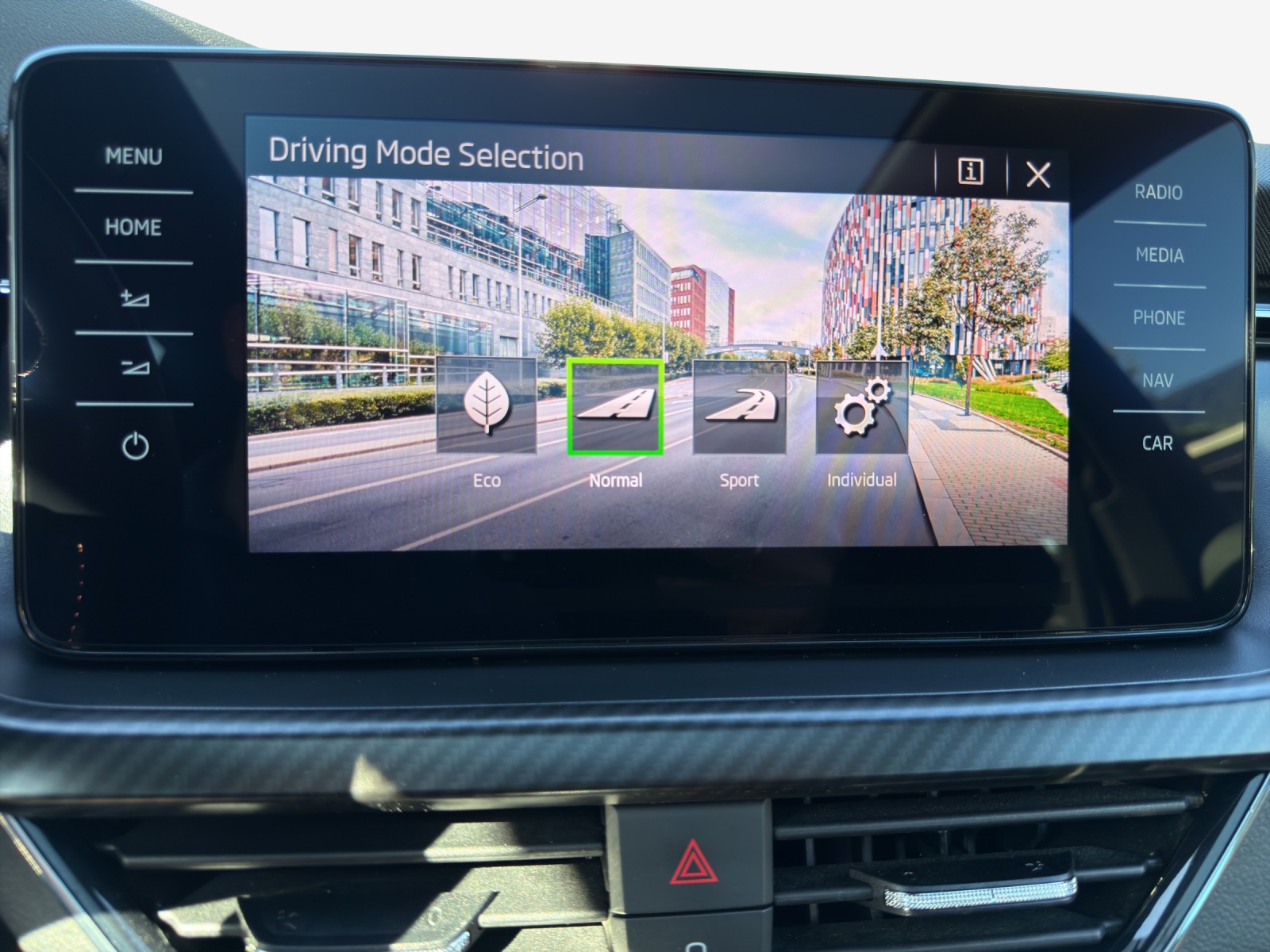 SKODA Kamiq 1.0 TSI Monte Carlo DSG-image-14