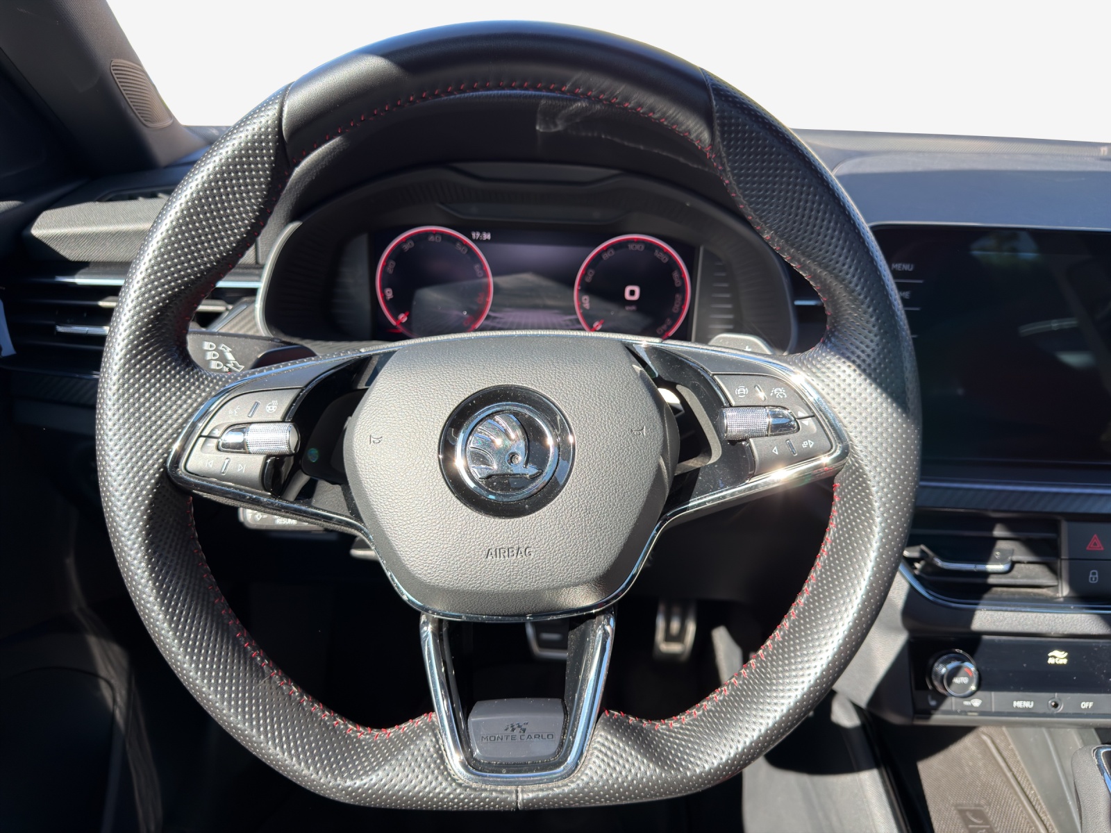 SKODA Kamiq 1.0 TSI Monte Carlo DSG-image-9