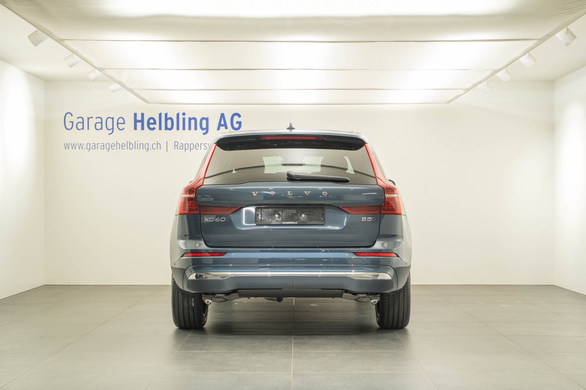 VOLVO XC60 2.0 B5 MH Ultra Bright AWD-image-3