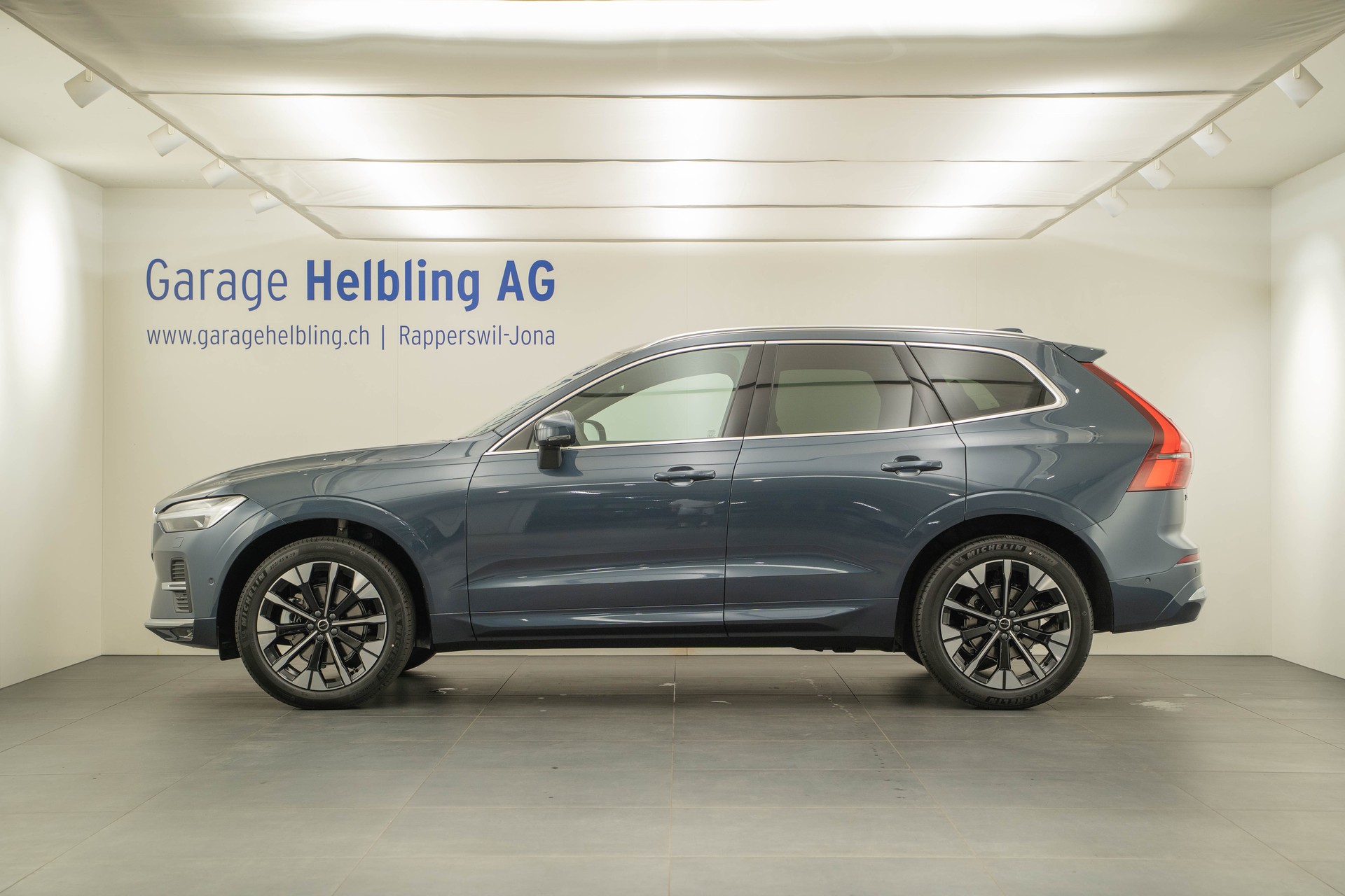 VOLVO XC60 2.0 B5 MH Ultra Bright AWD-image-2