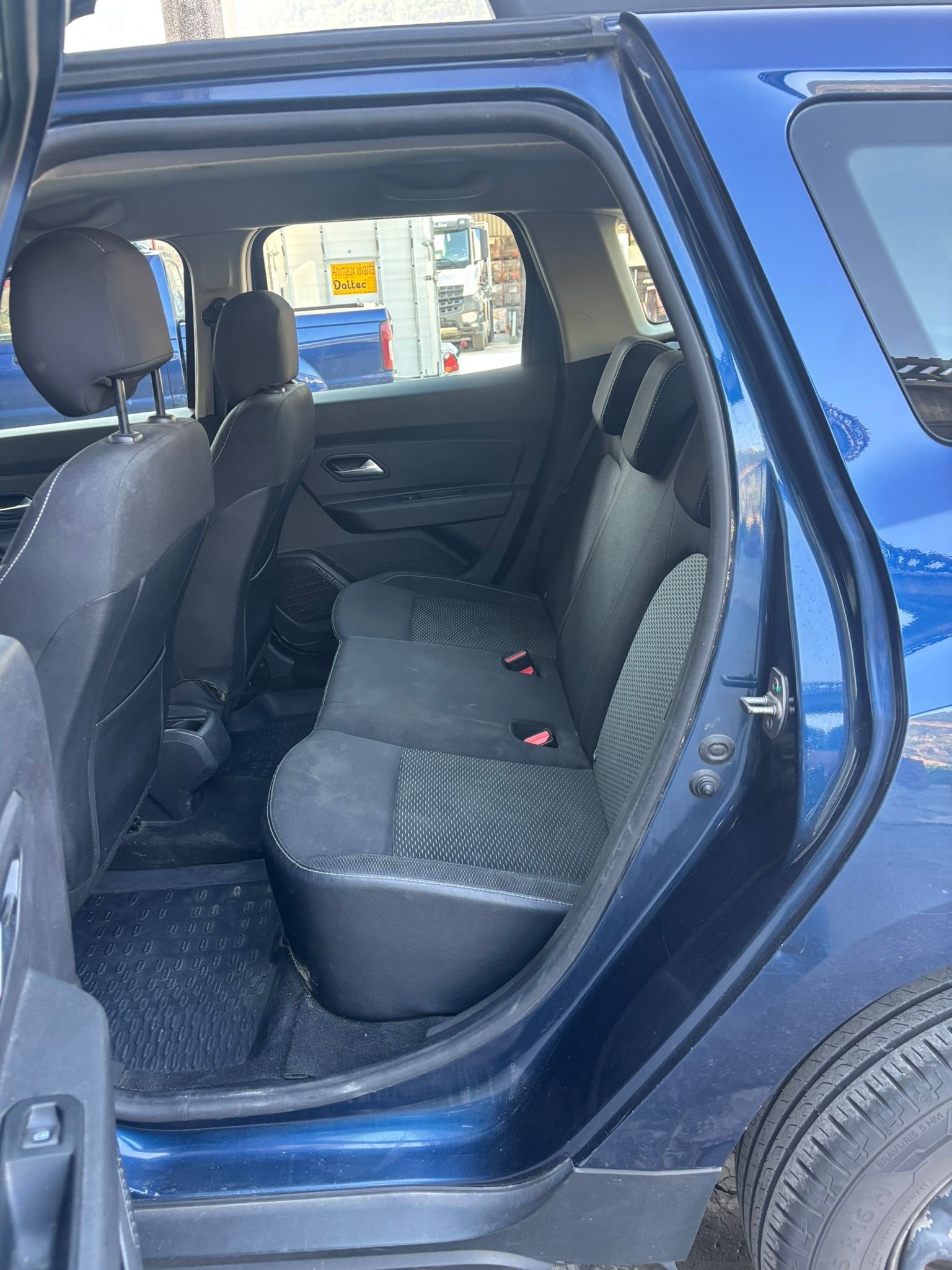 DACIA Duster TCe 125 Prestige 4x4-image-9