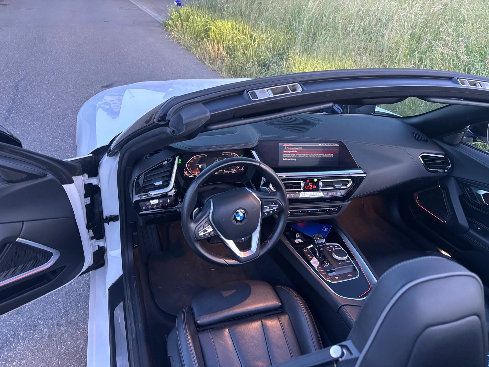 BMW 20i sDrive-image-4