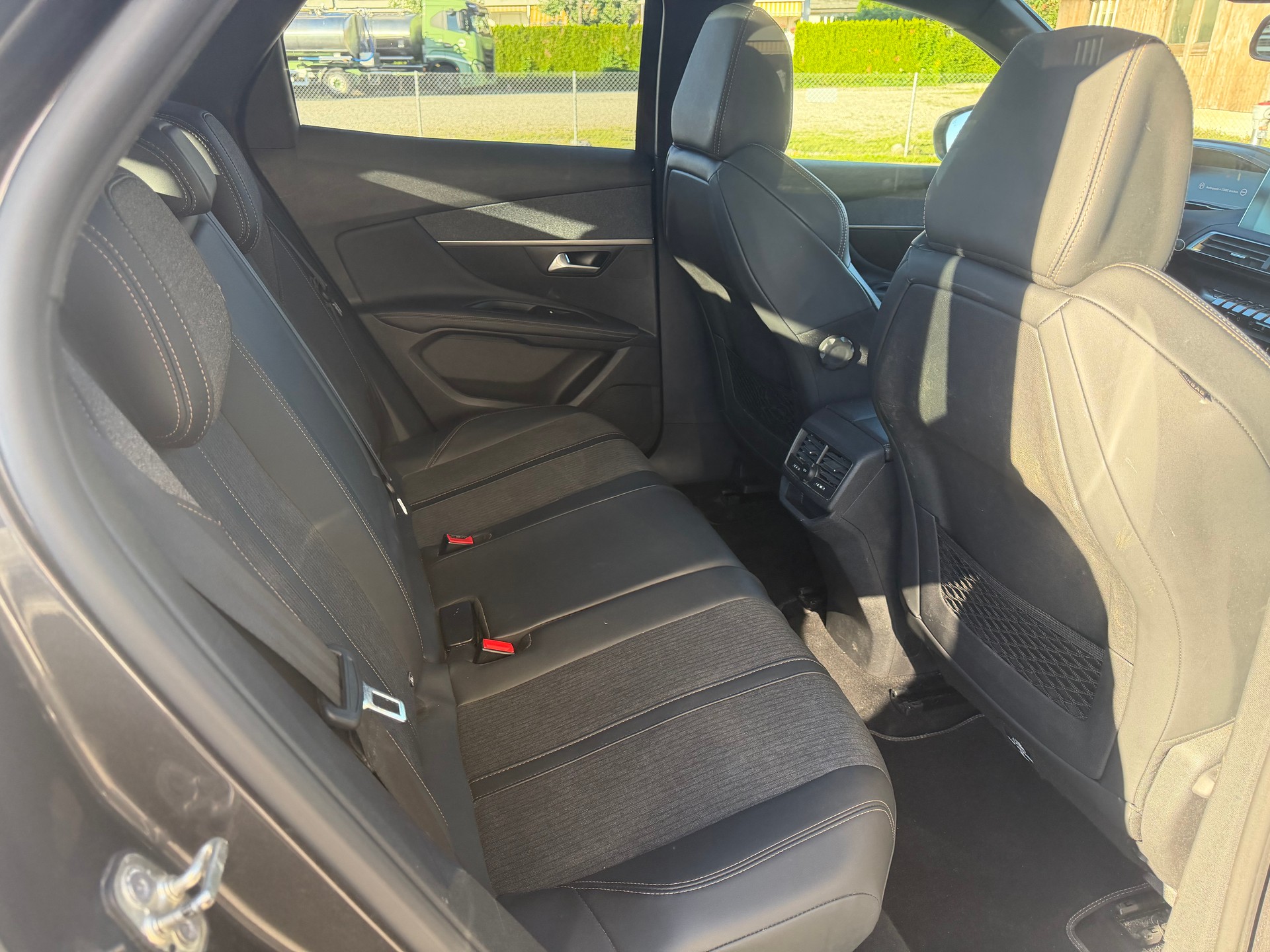 PEUGEOT 1.2 GT line-image-7