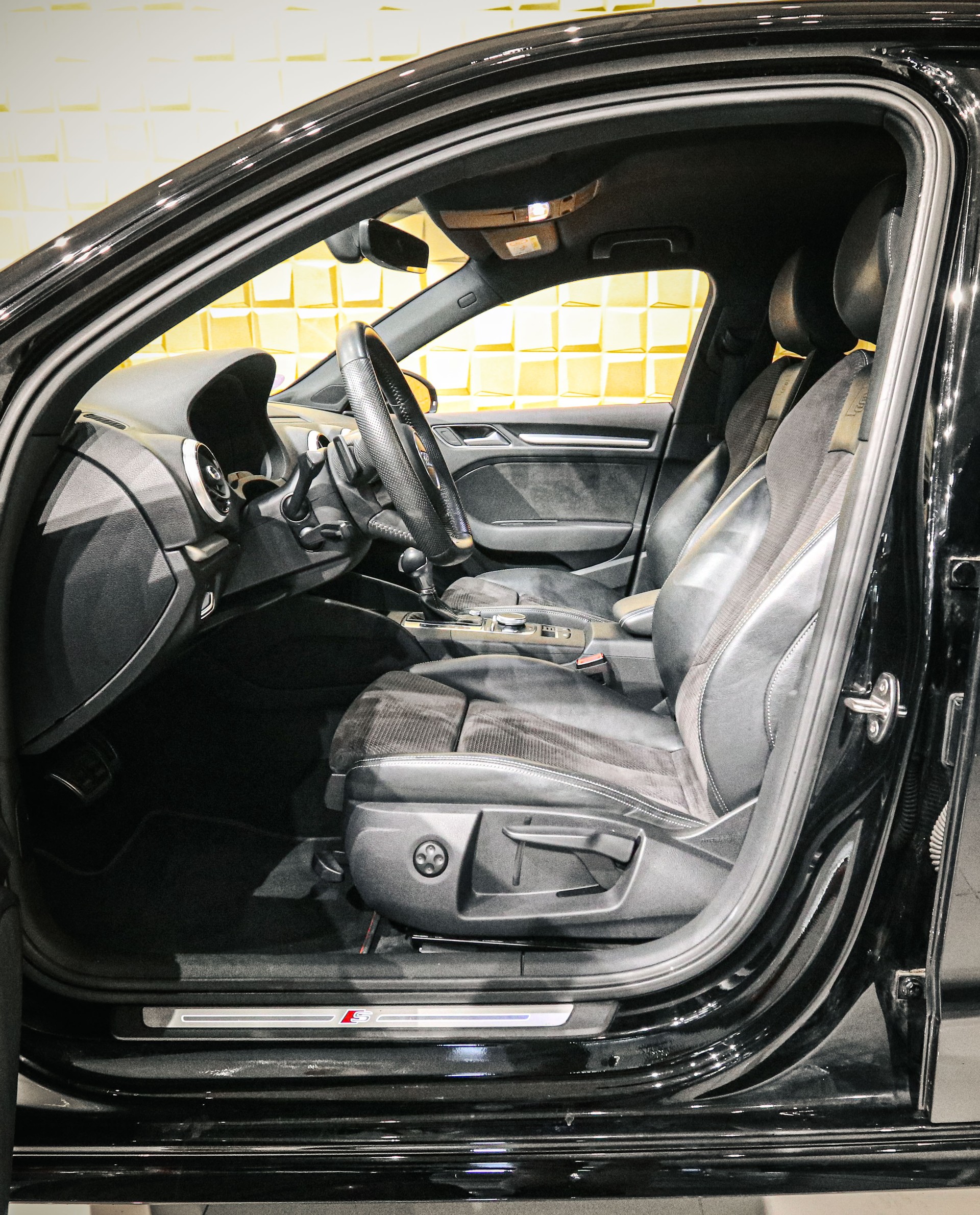 AUDI S3 Sportback 2.0 TFSI quattro S-tronic-image-8