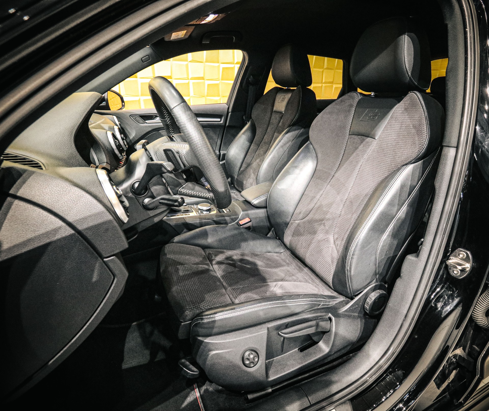 AUDI S3 Sportback 2.0 TFSI quattro S-tronic-image-9