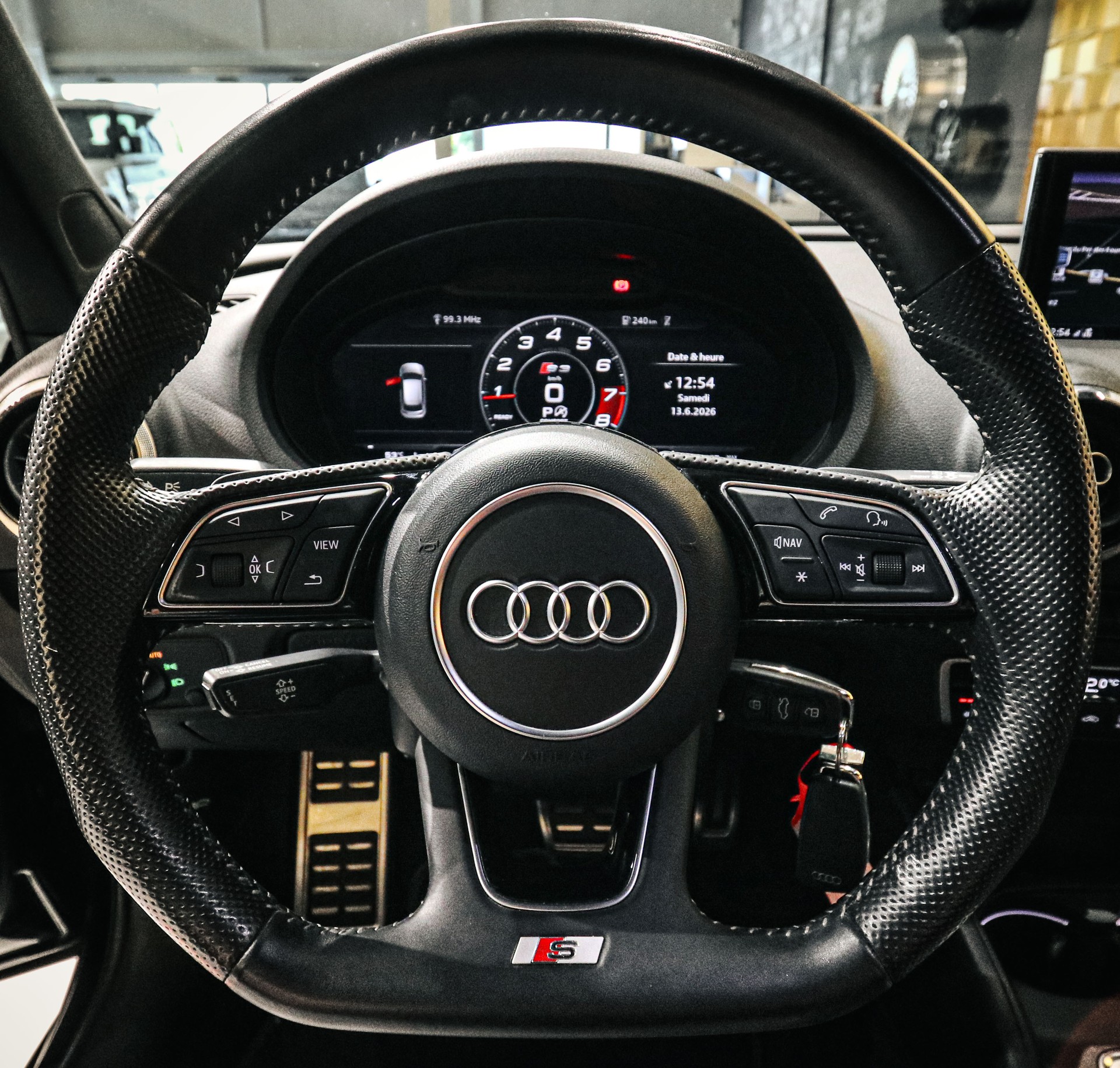 AUDI S3 Sportback 2.0 TFSI quattro S-tronic-image-12