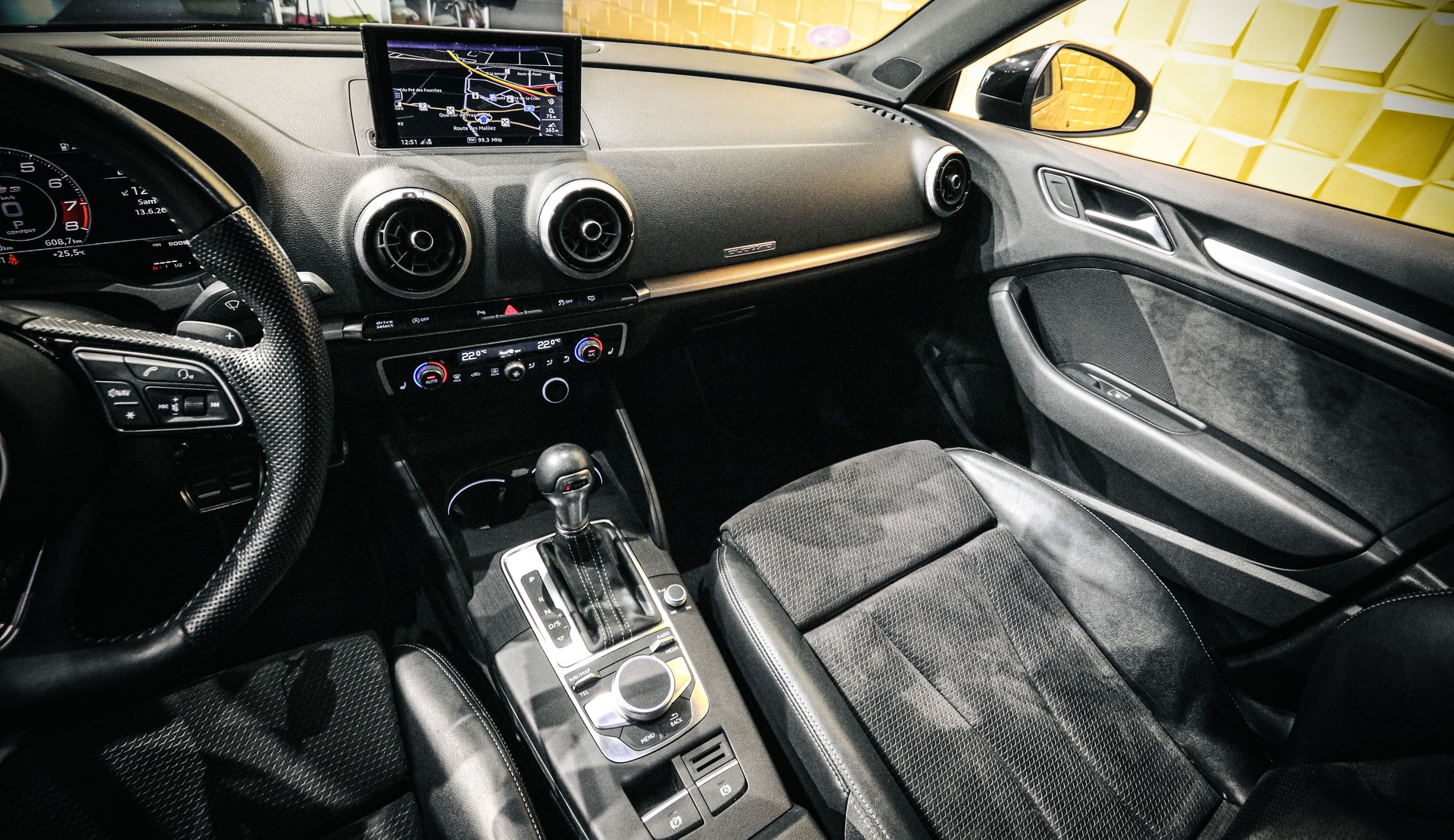 AUDI S3 Sportback 2.0 TFSI quattro S-tronic-image-14