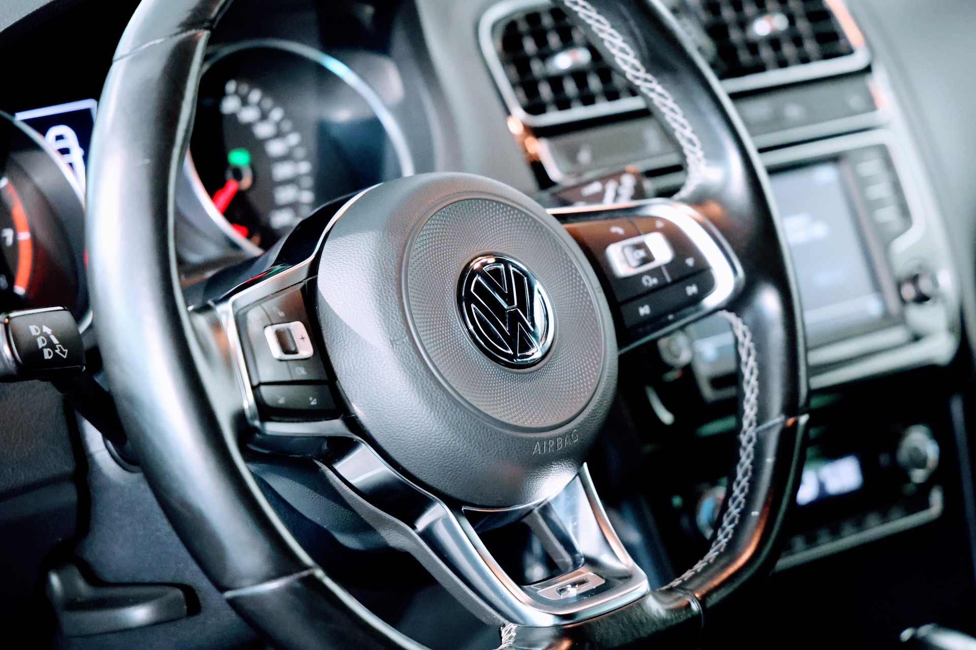 VW Polo 1.0 TSI BMT Allstar R-Line DSG-image-7