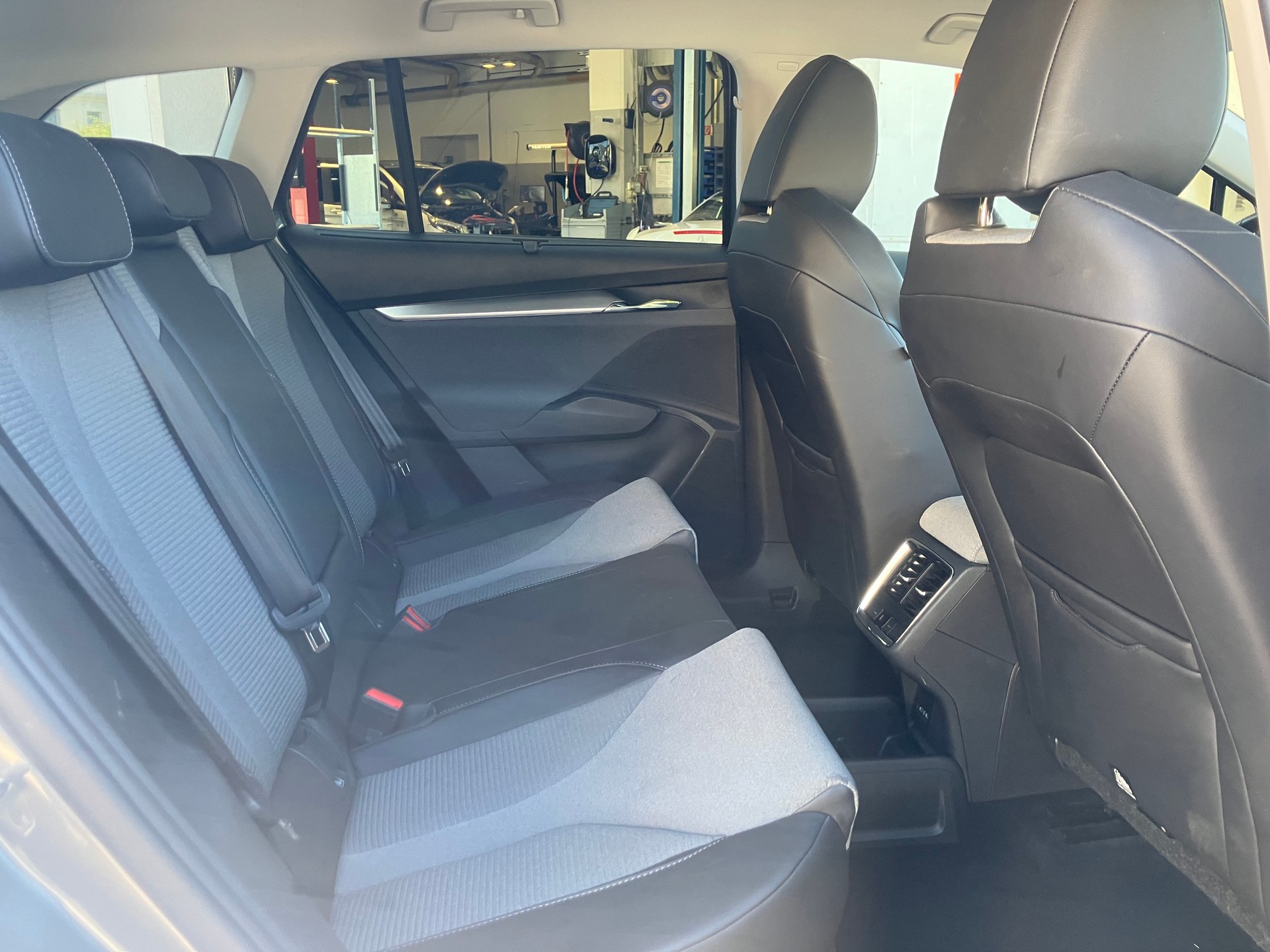 SKODA Enyaq iV 80-image-6