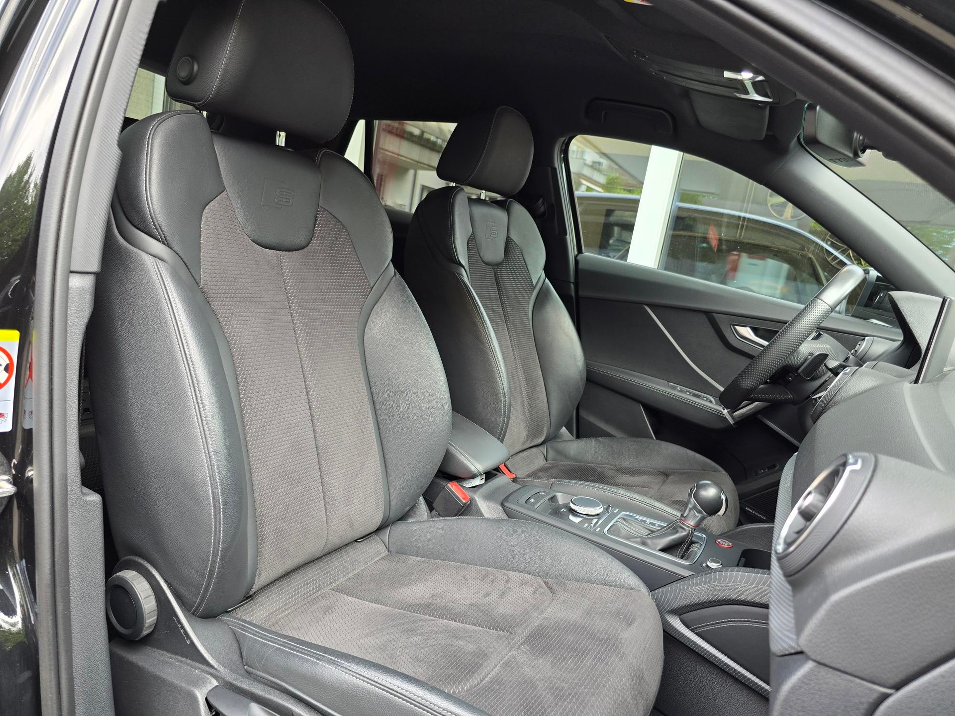 AUDI SQ2 TFSI quattro S-tronic-image-6