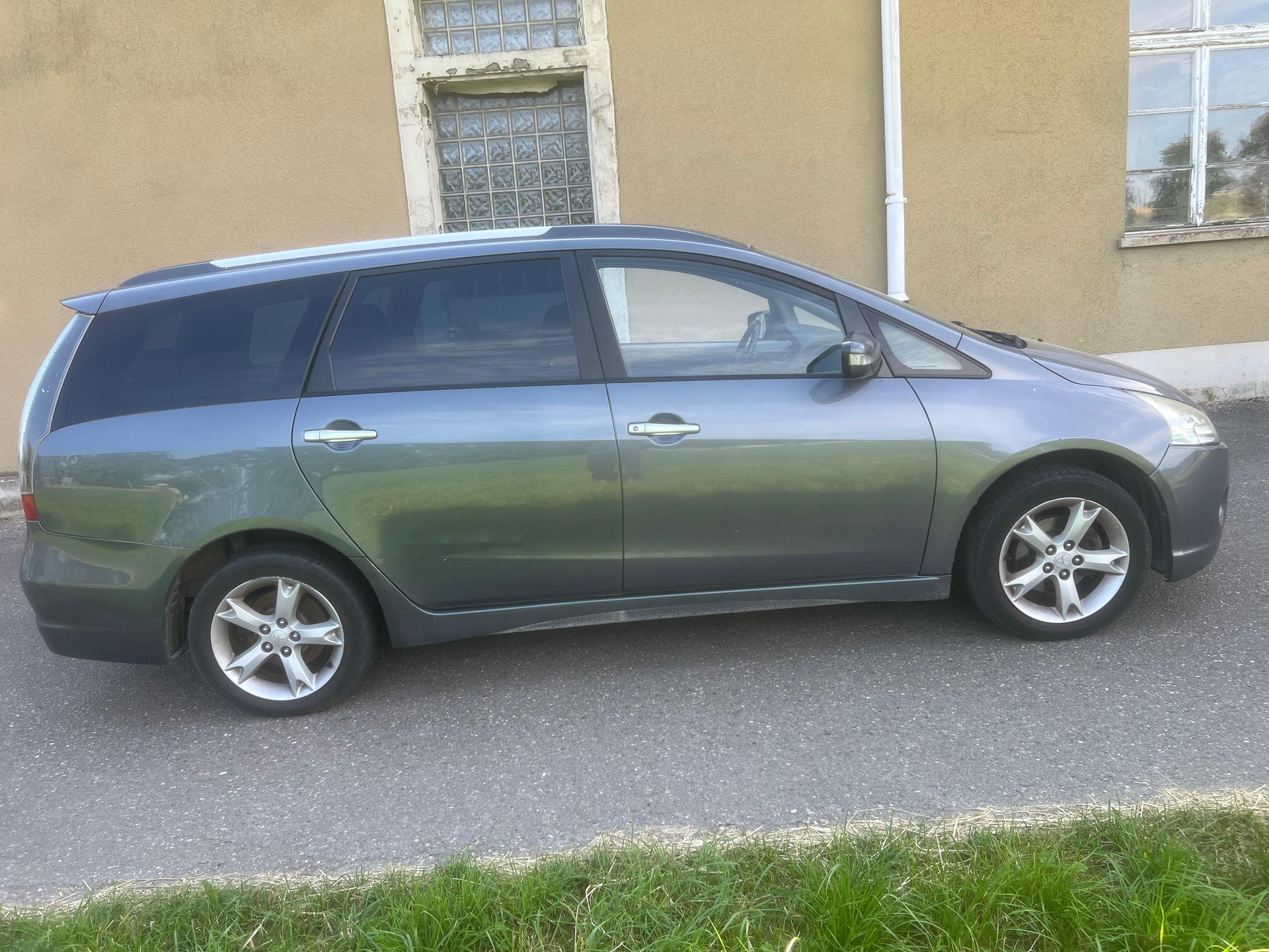 MITSUBISHI Grandis 2.0 16V DID Invite-image-6