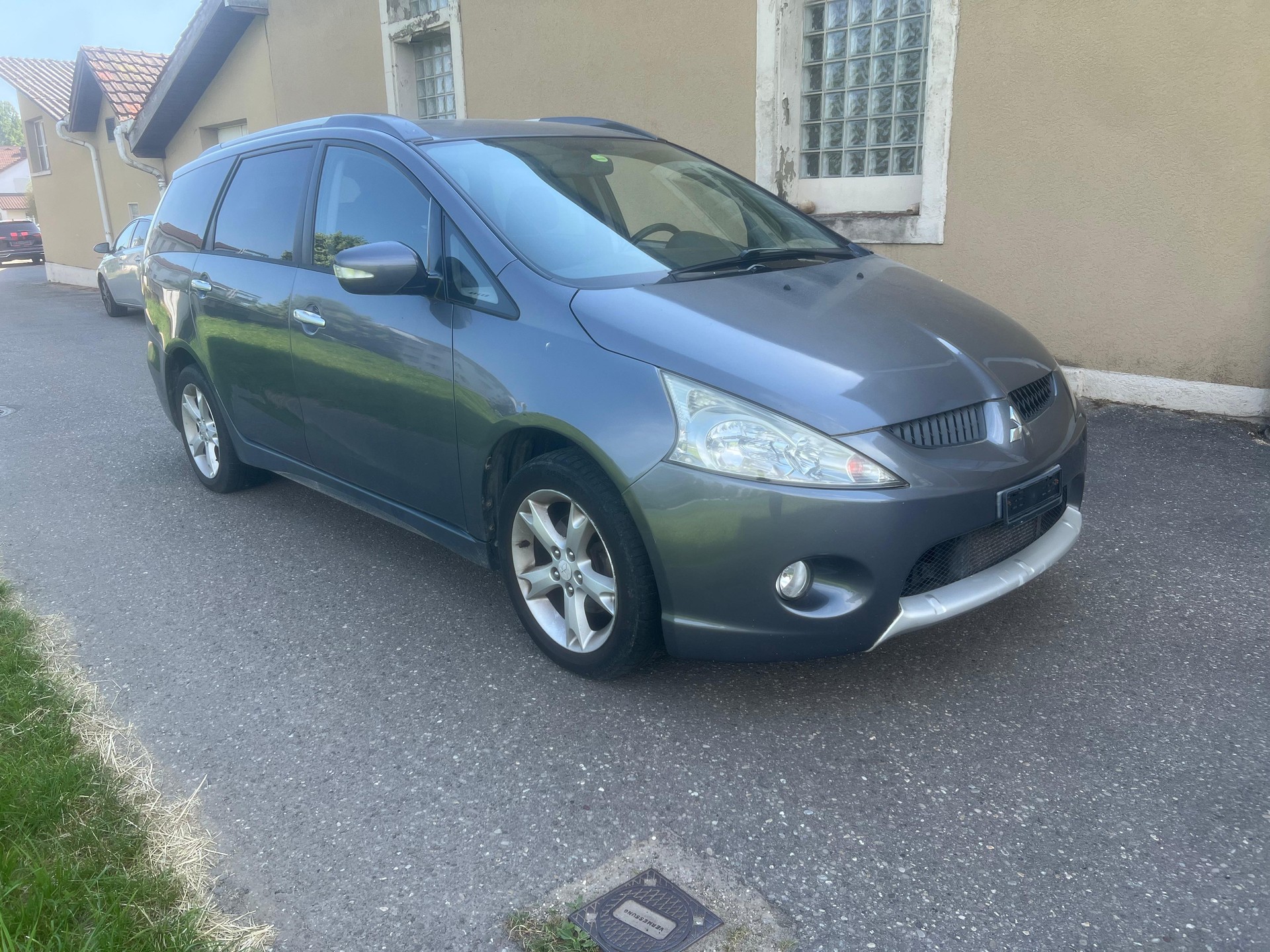 MITSUBISHI Grandis 2.0 16V DID Invite-image-1