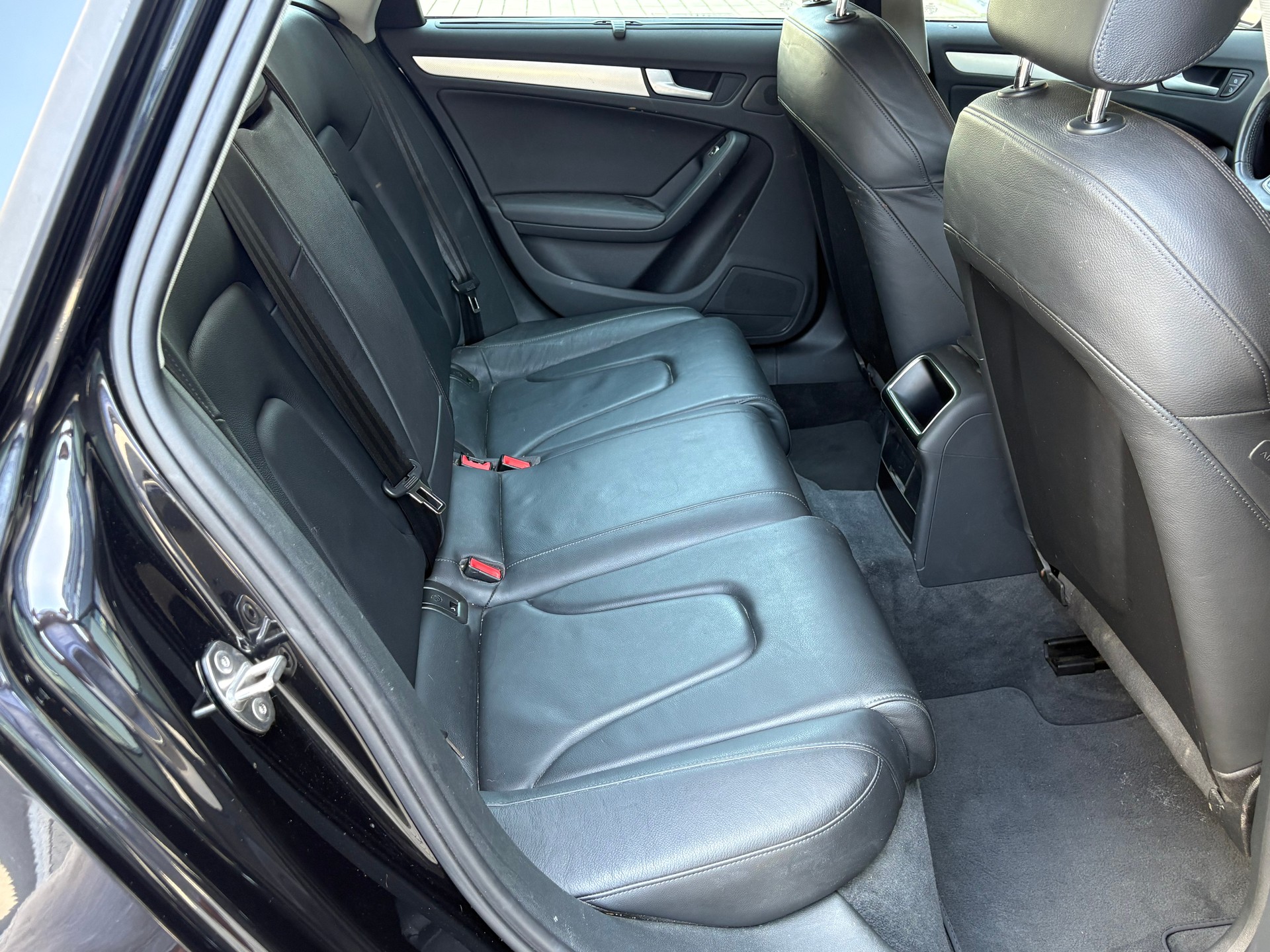 AUDI A4 Avant 2.0 TDI multitronic Frisch ab MFK erst 78000km aus 1.Hand-image-13