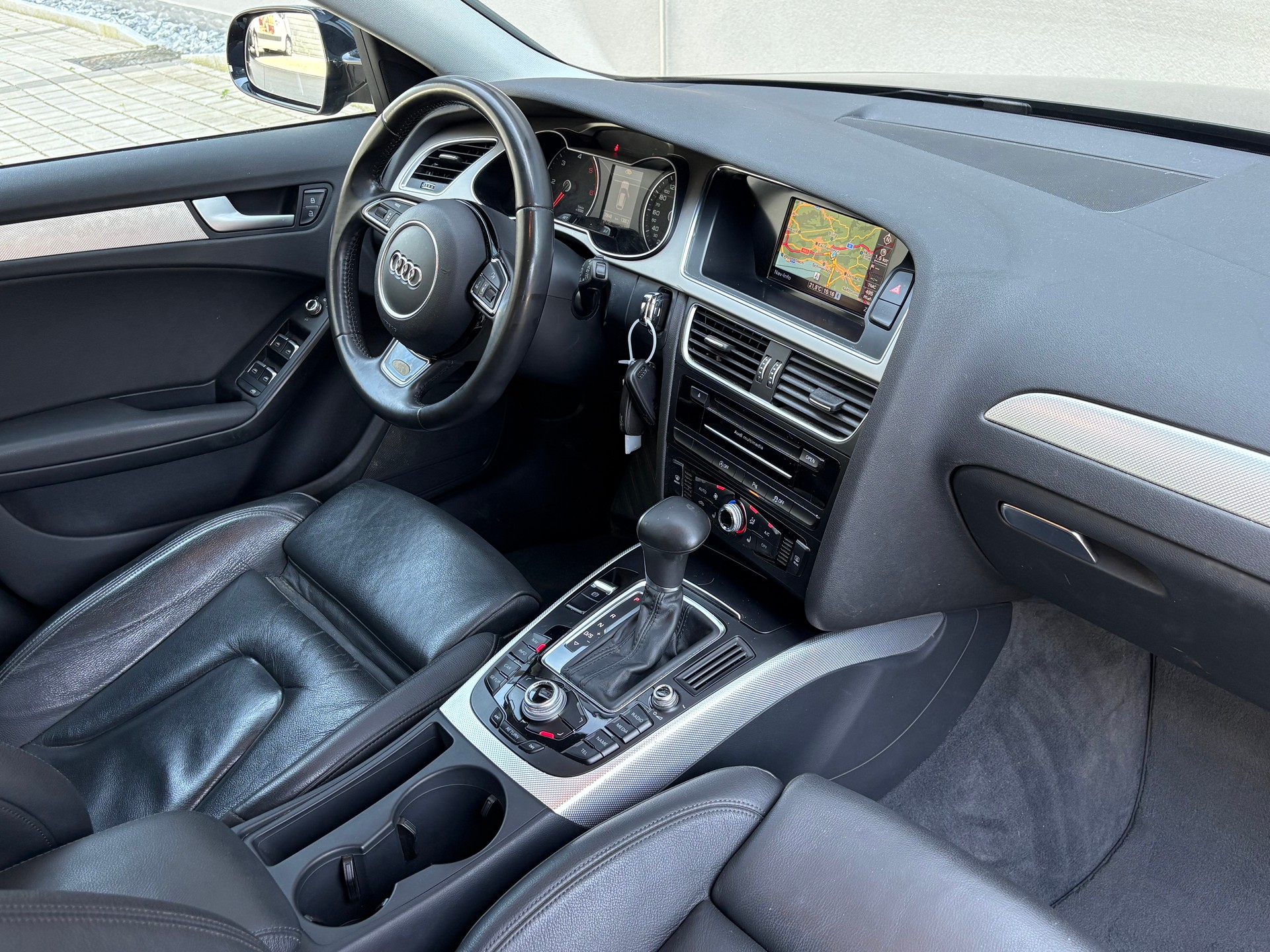 AUDI A4 Avant 2.0 TDI multitronic Frisch ab MFK erst 78000km aus 1.Hand-image-12