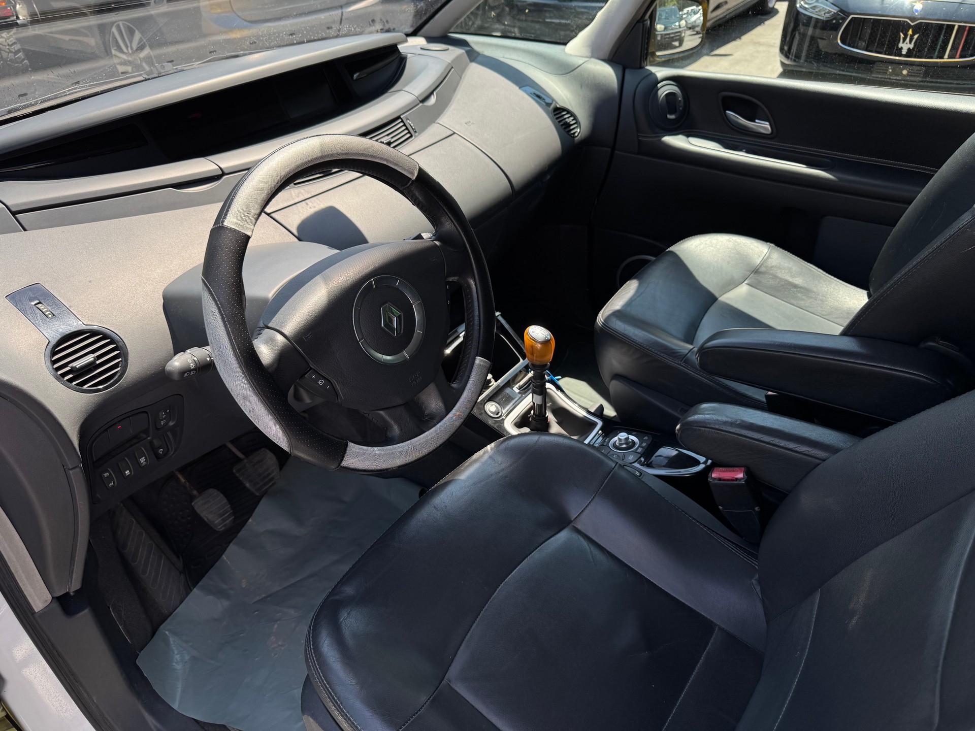 RENAULT Grand Espace 2.0 dCi Dynamique-image-10