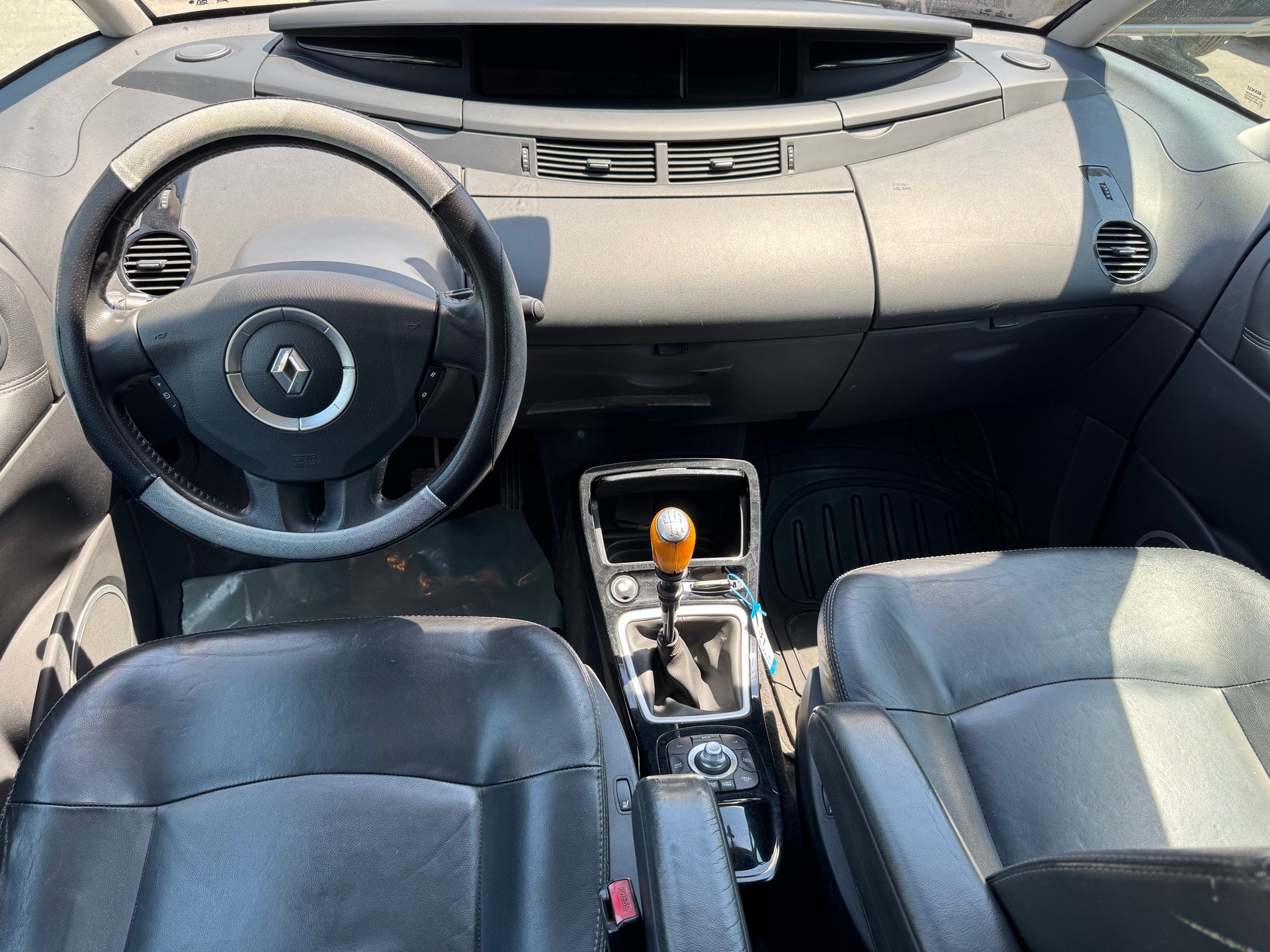 RENAULT Grand Espace 2.0 dCi Dynamique-image-13
